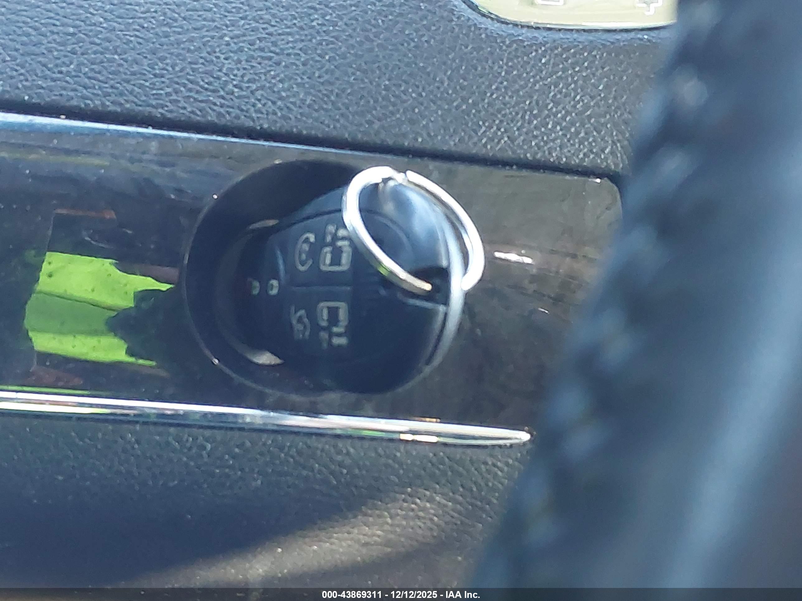 CHRYSLER TOWN image 11