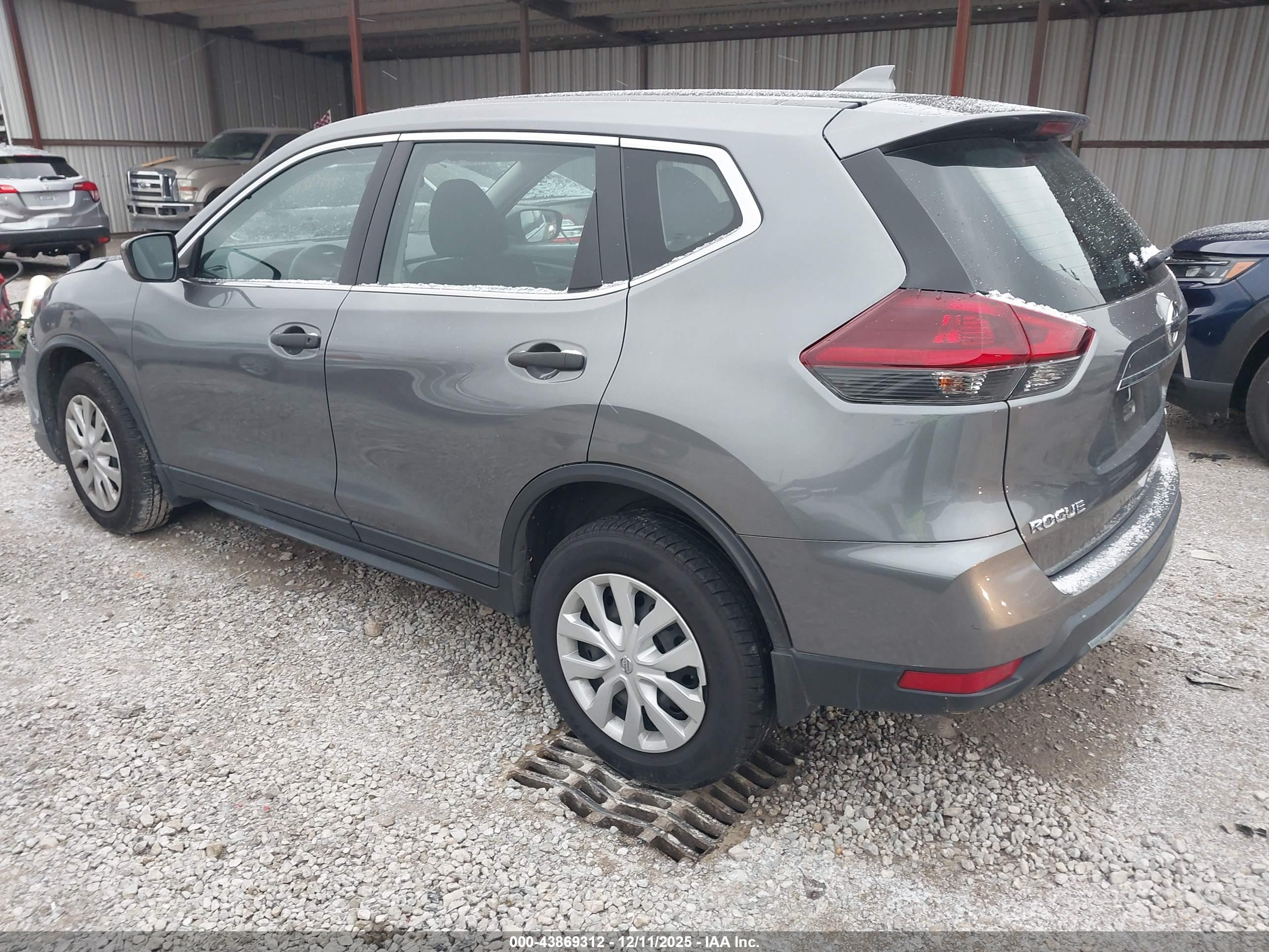 NISSAN ROGUE image 3