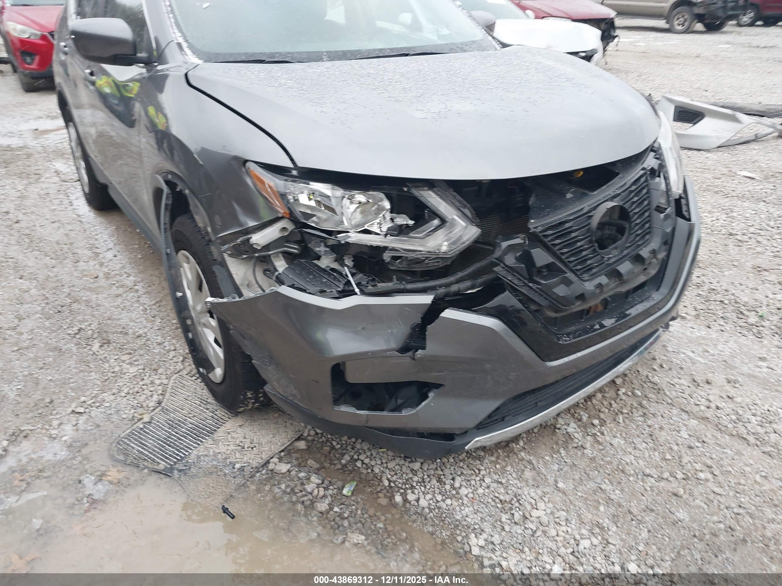 NISSAN ROGUE image 6