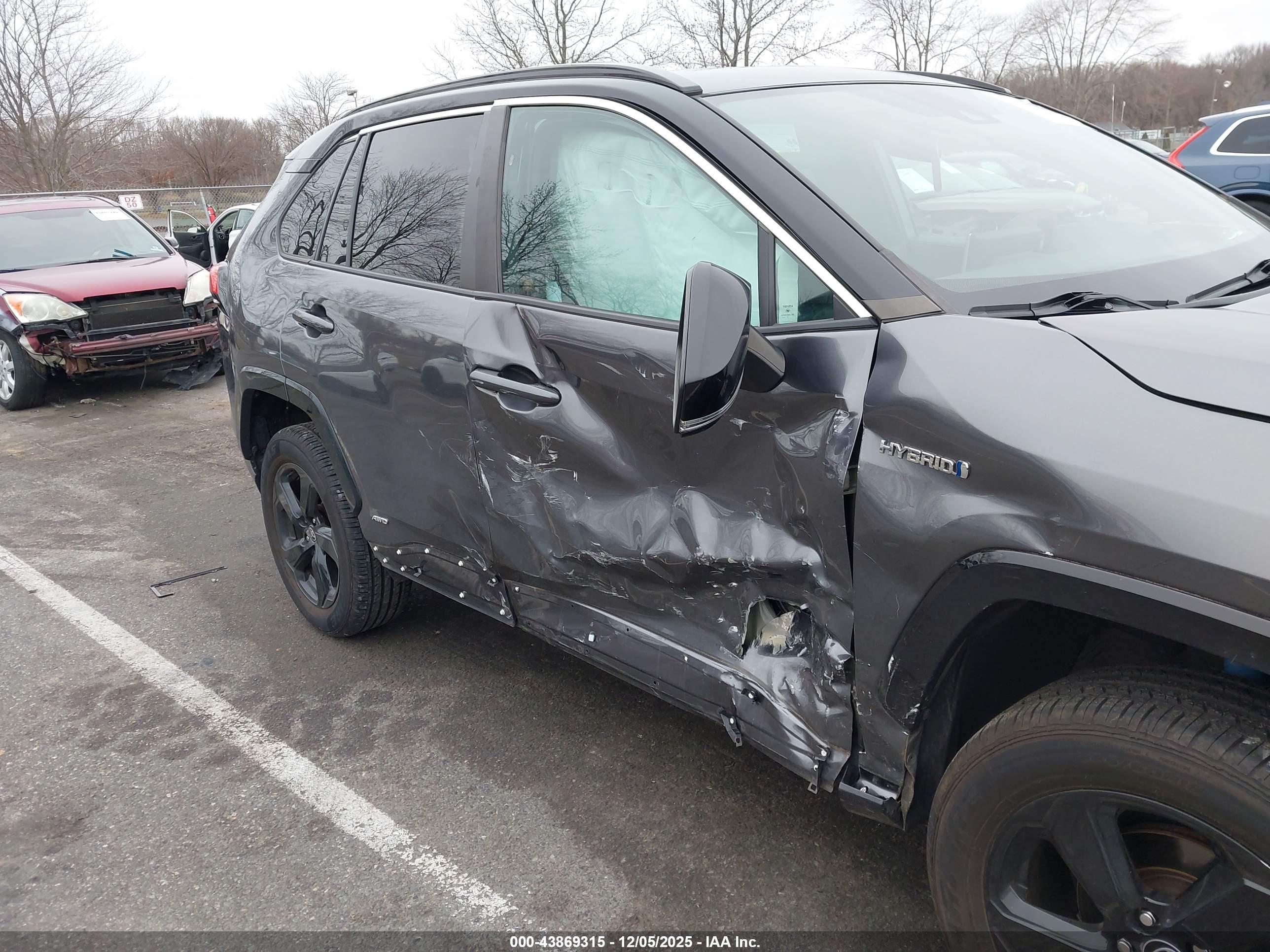 TOYOTA RAV4 image 6