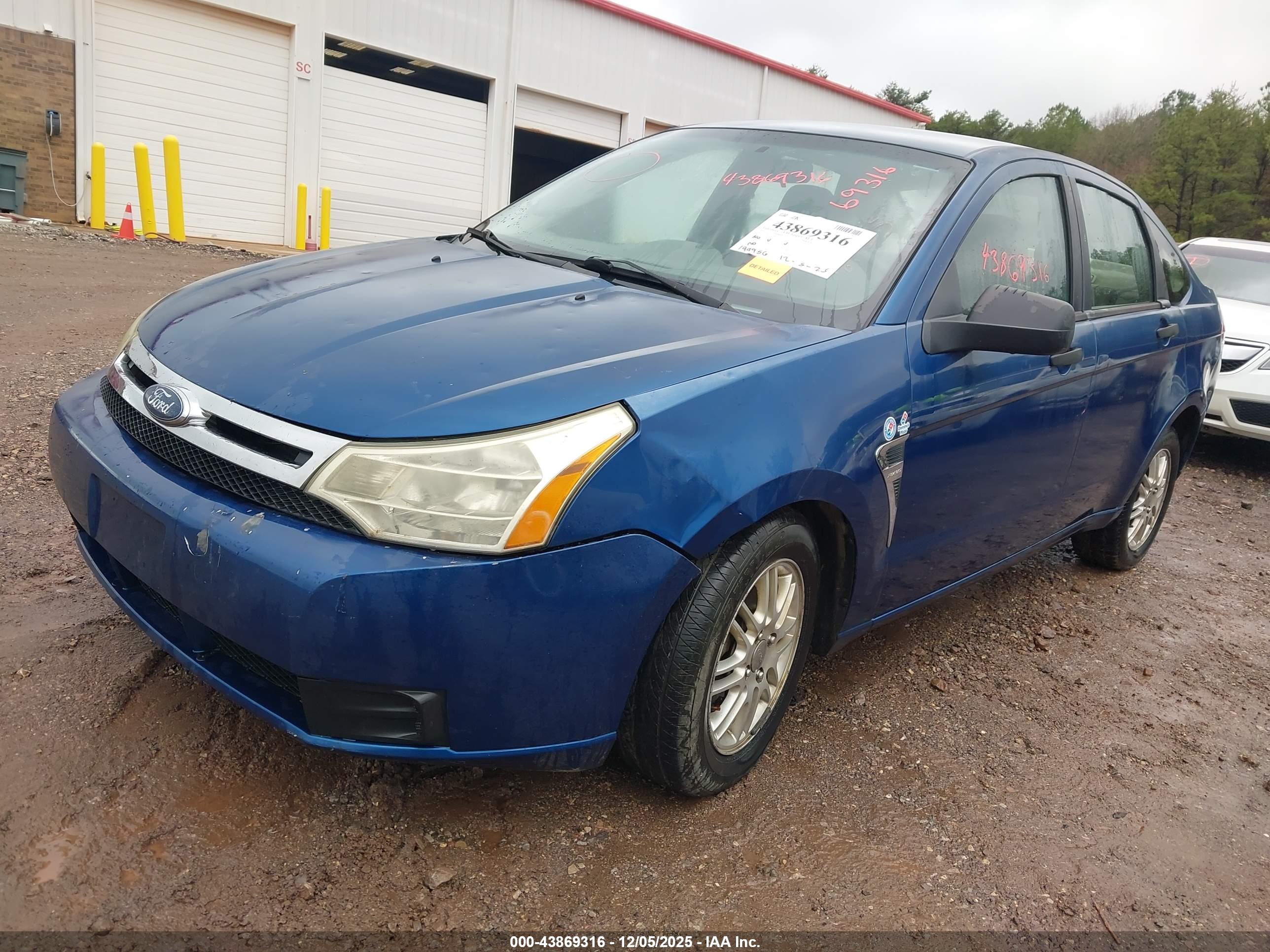 FORD FOCUS image 2
