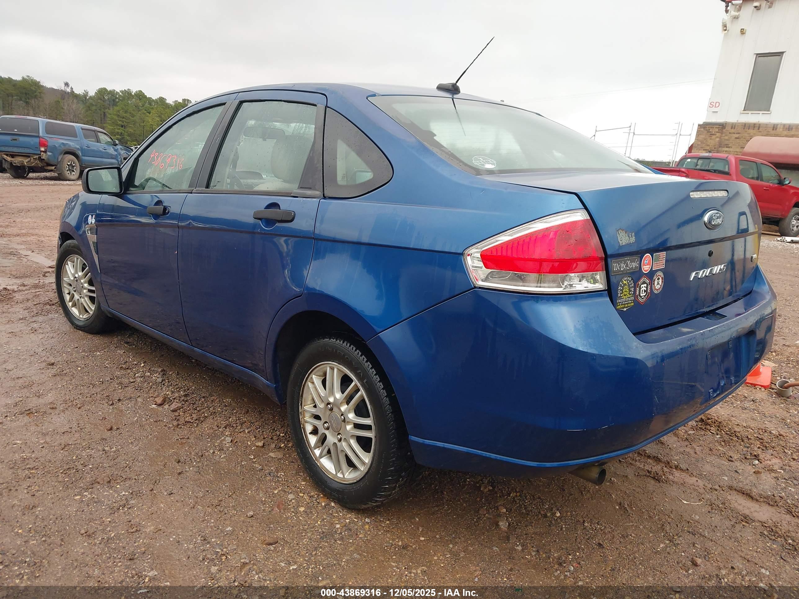 FORD FOCUS image 3