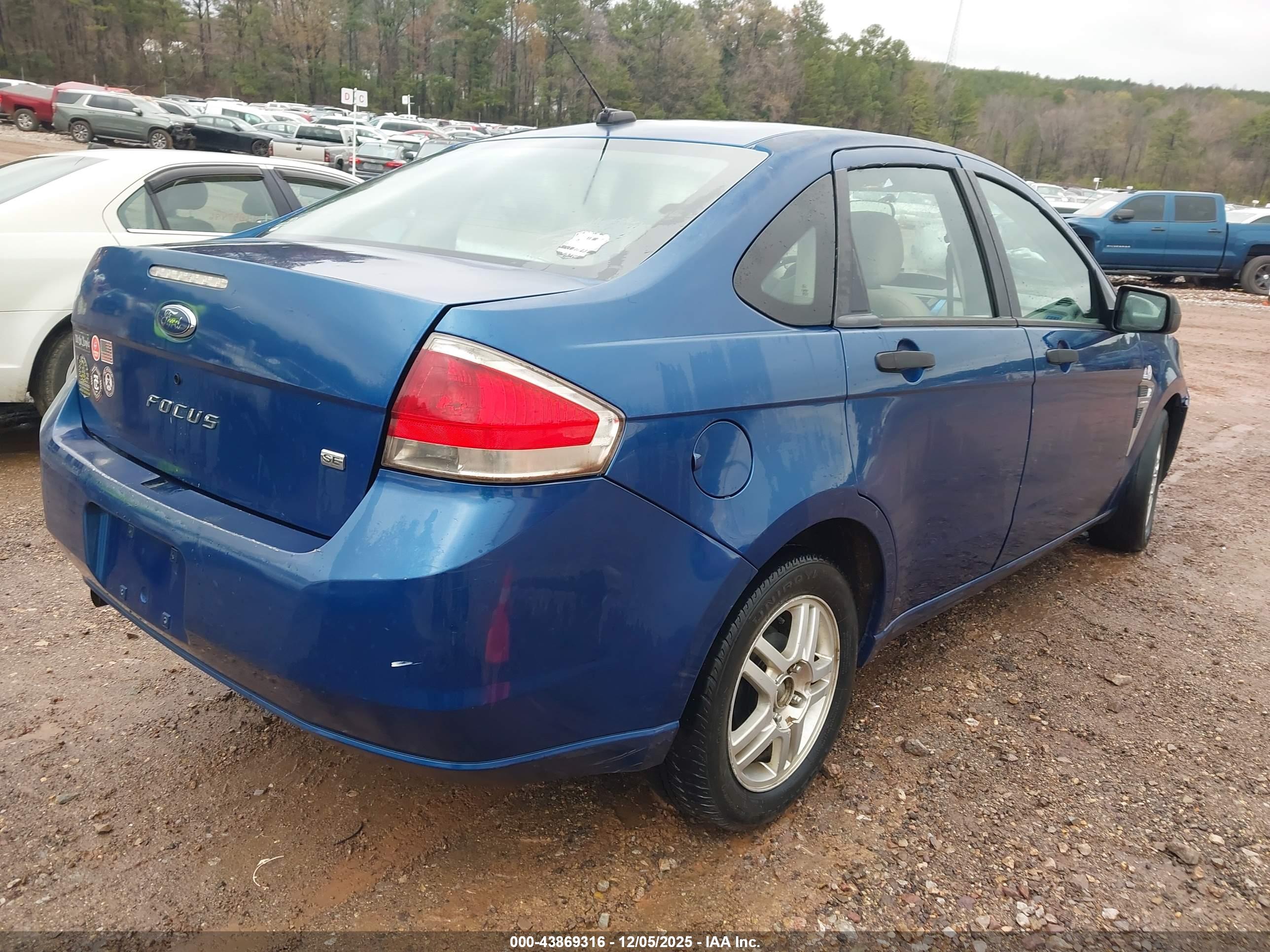 FORD FOCUS image 4