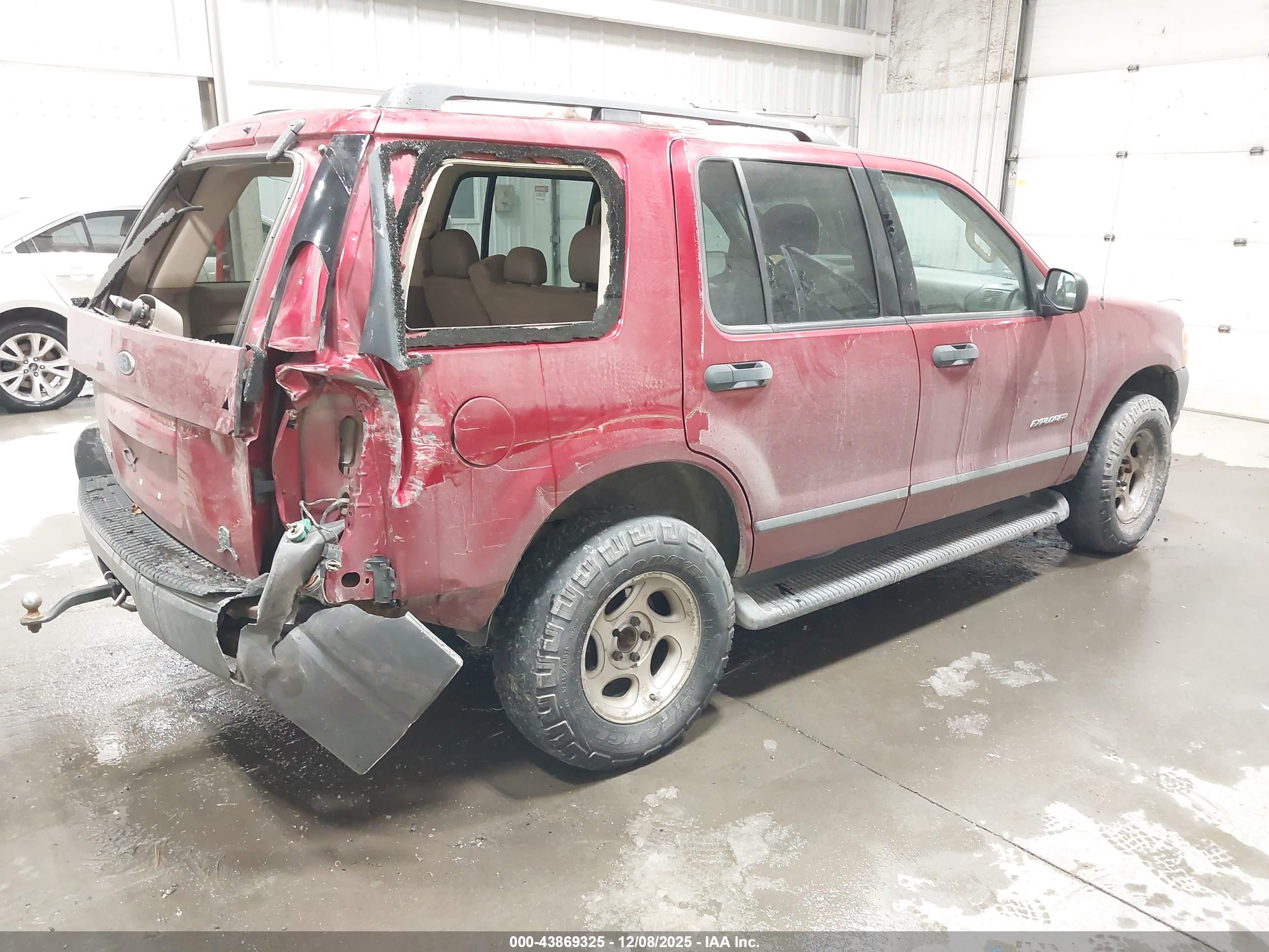 FORD EXPLORER image 4