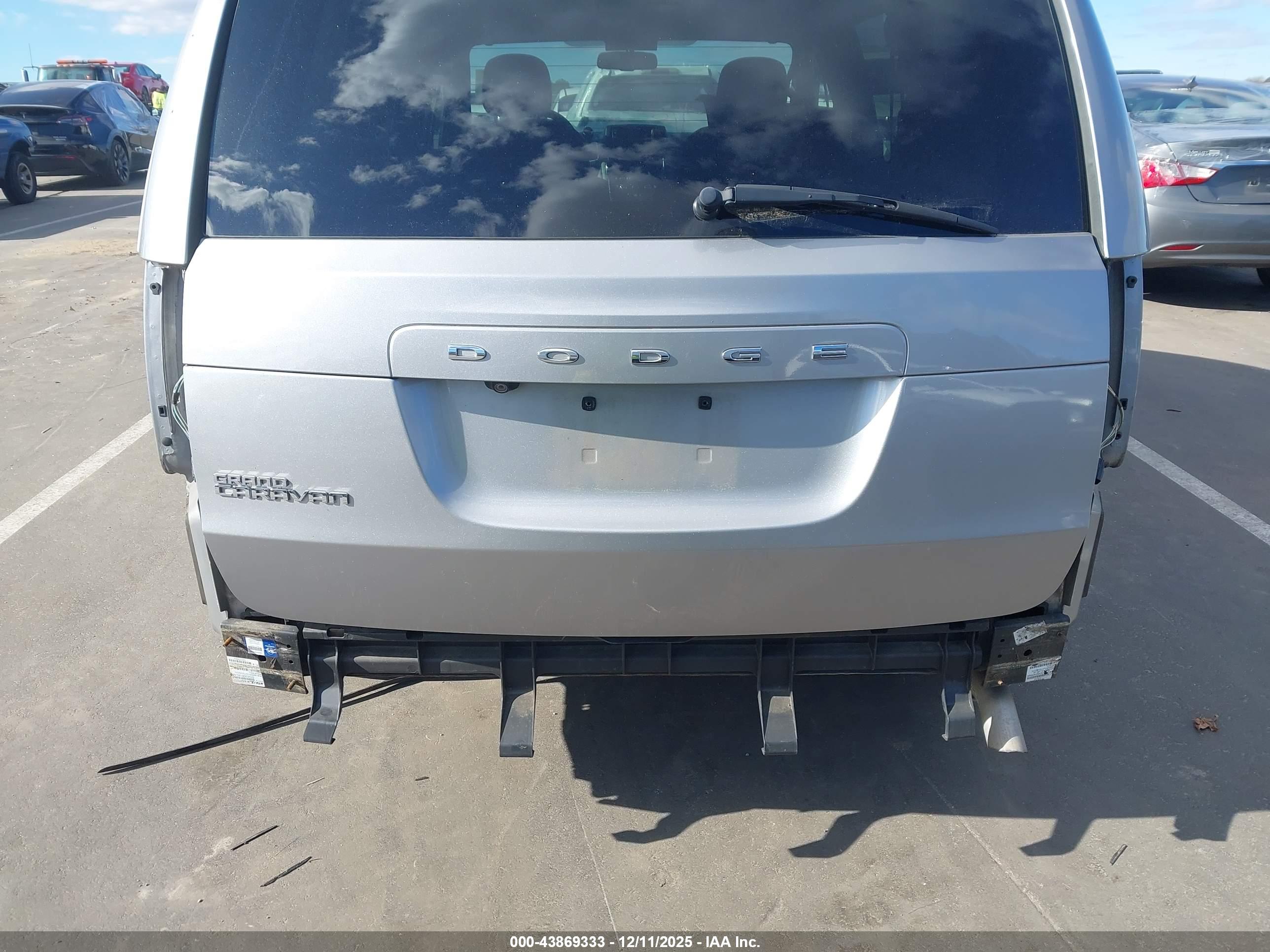 DODGE GRAND image 6