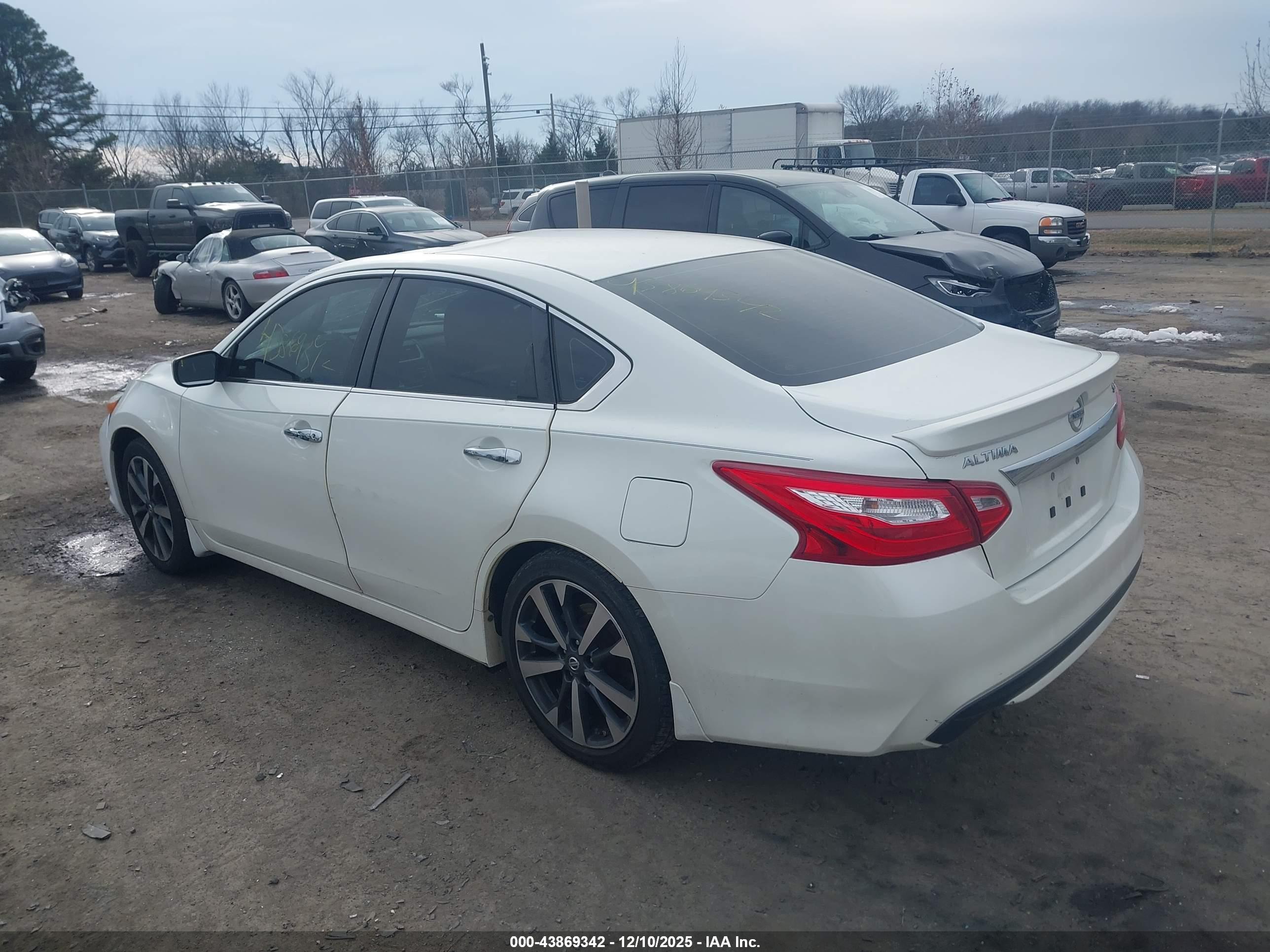 NISSAN ALTIMA image 3