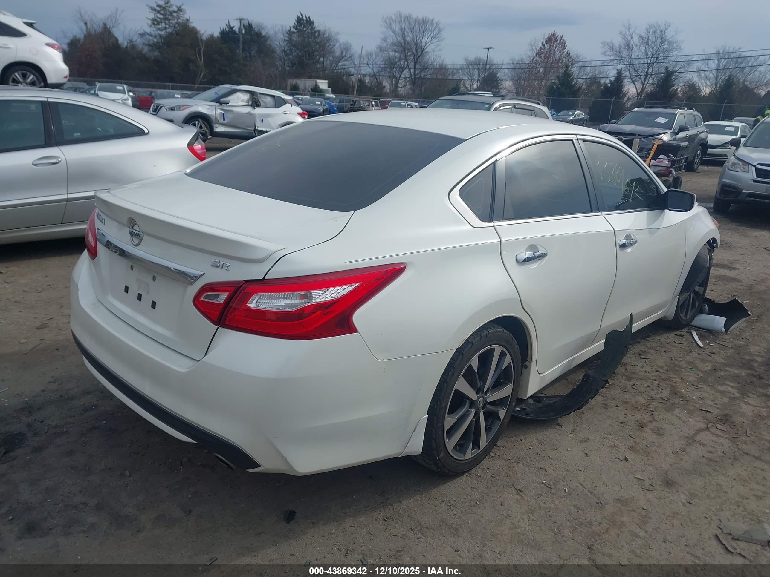 NISSAN ALTIMA image 4