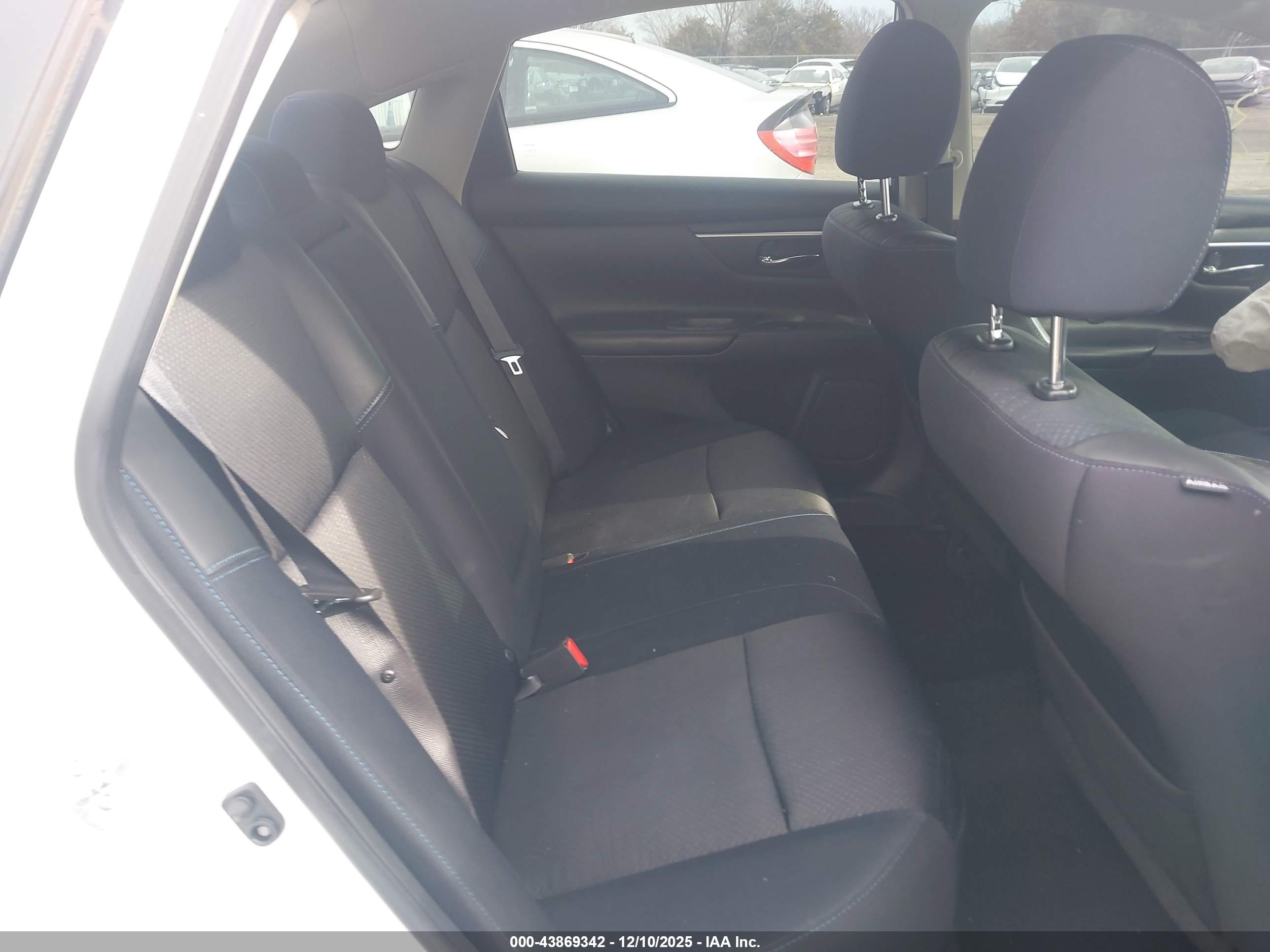 NISSAN ALTIMA image 8