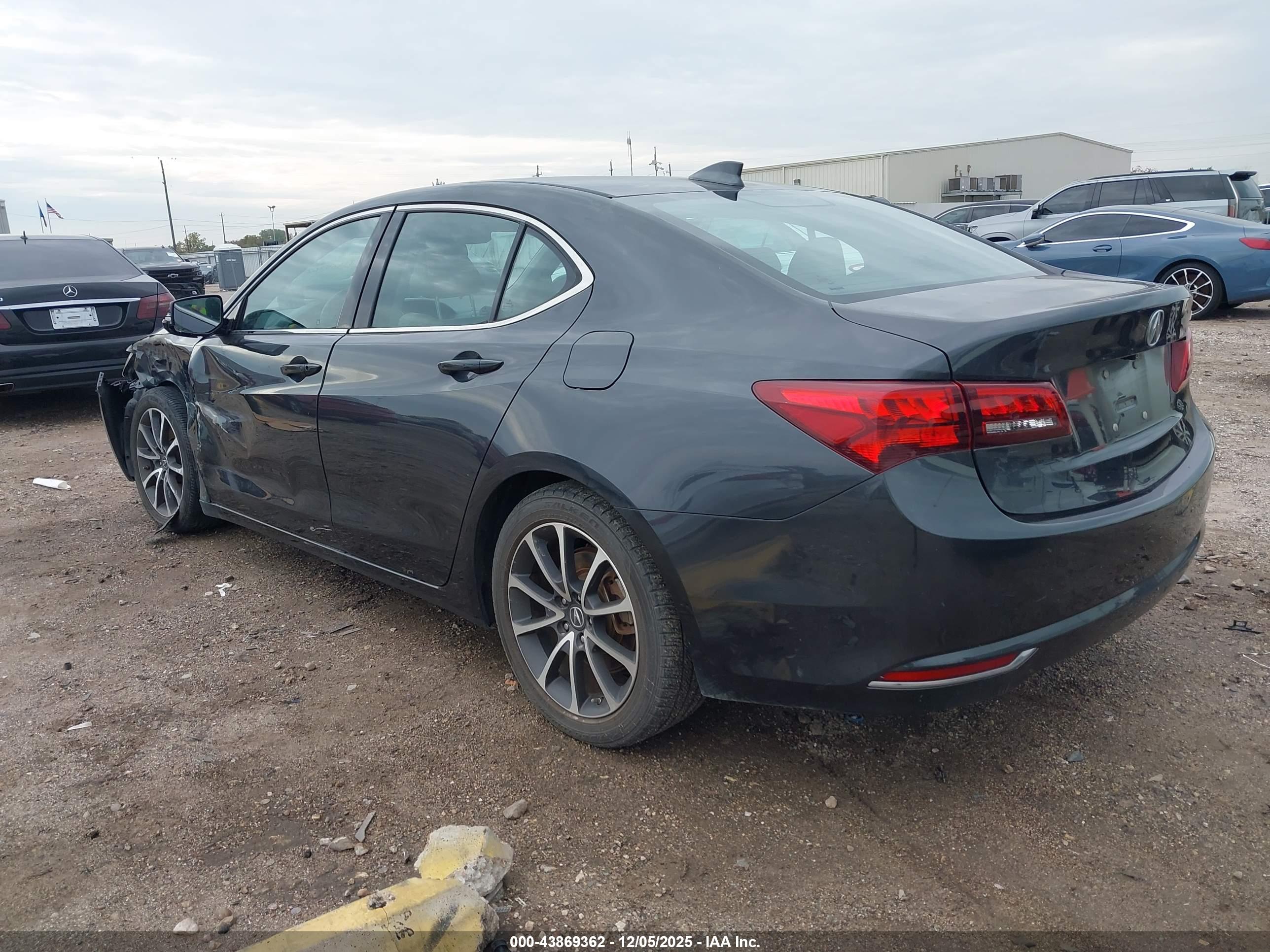 ACURA TLX image 3