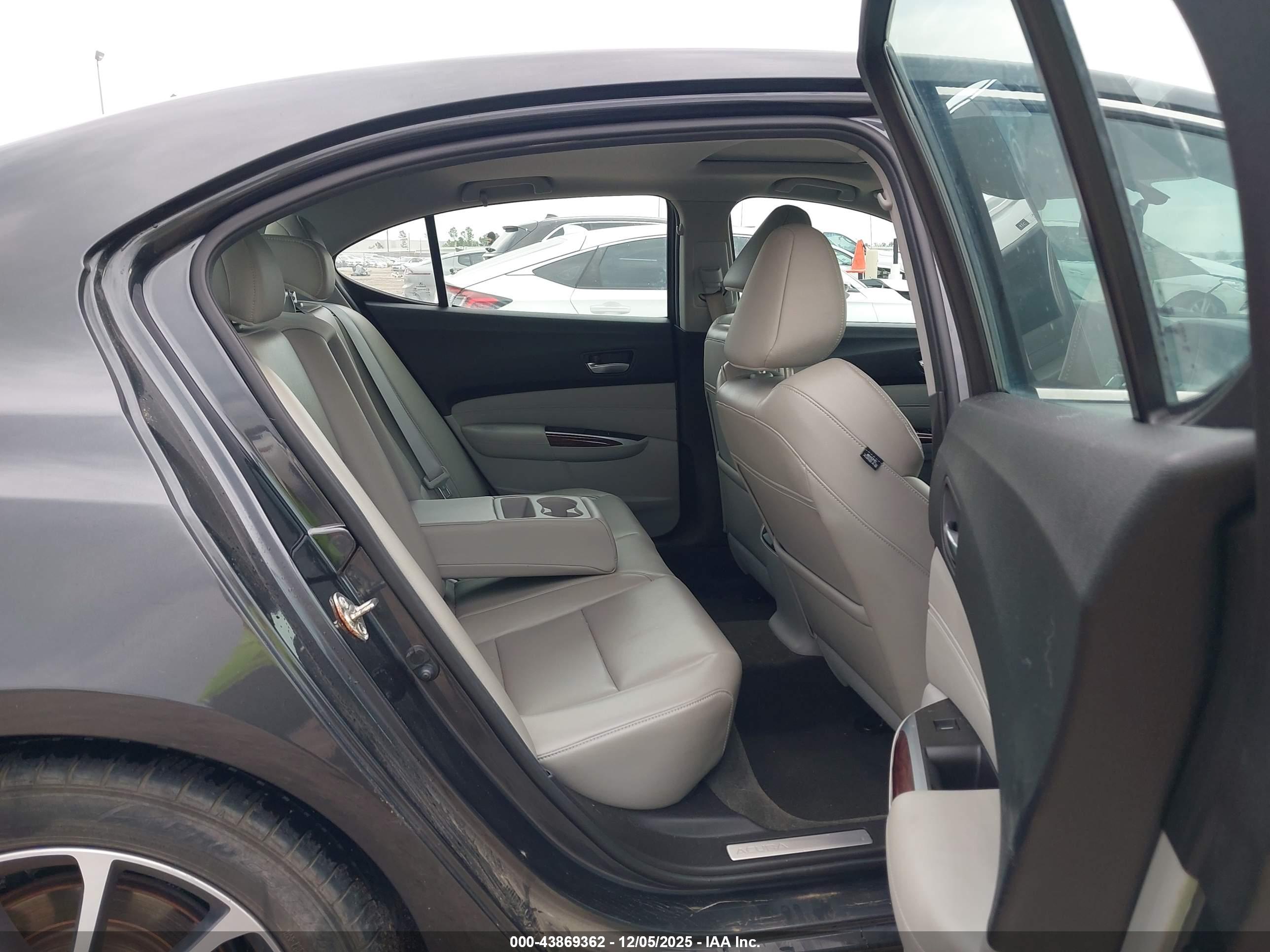 ACURA TLX image 8