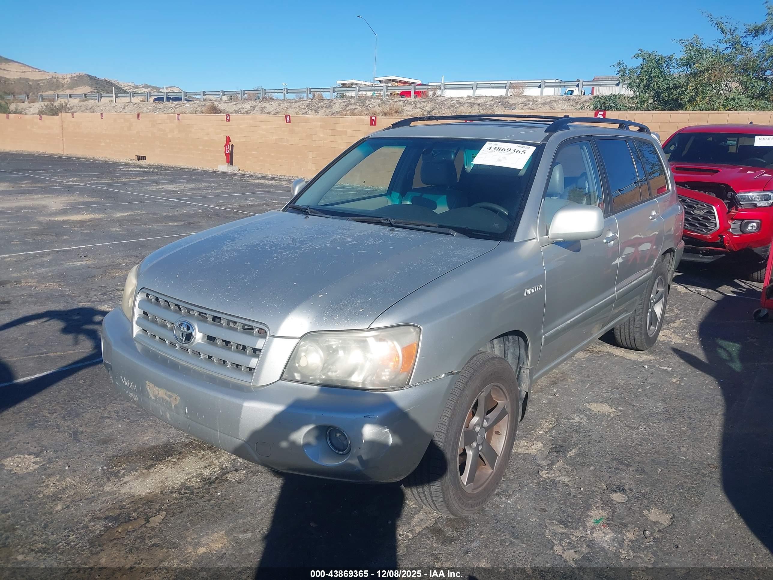 TOYOTA HIGHLANDER image 2
