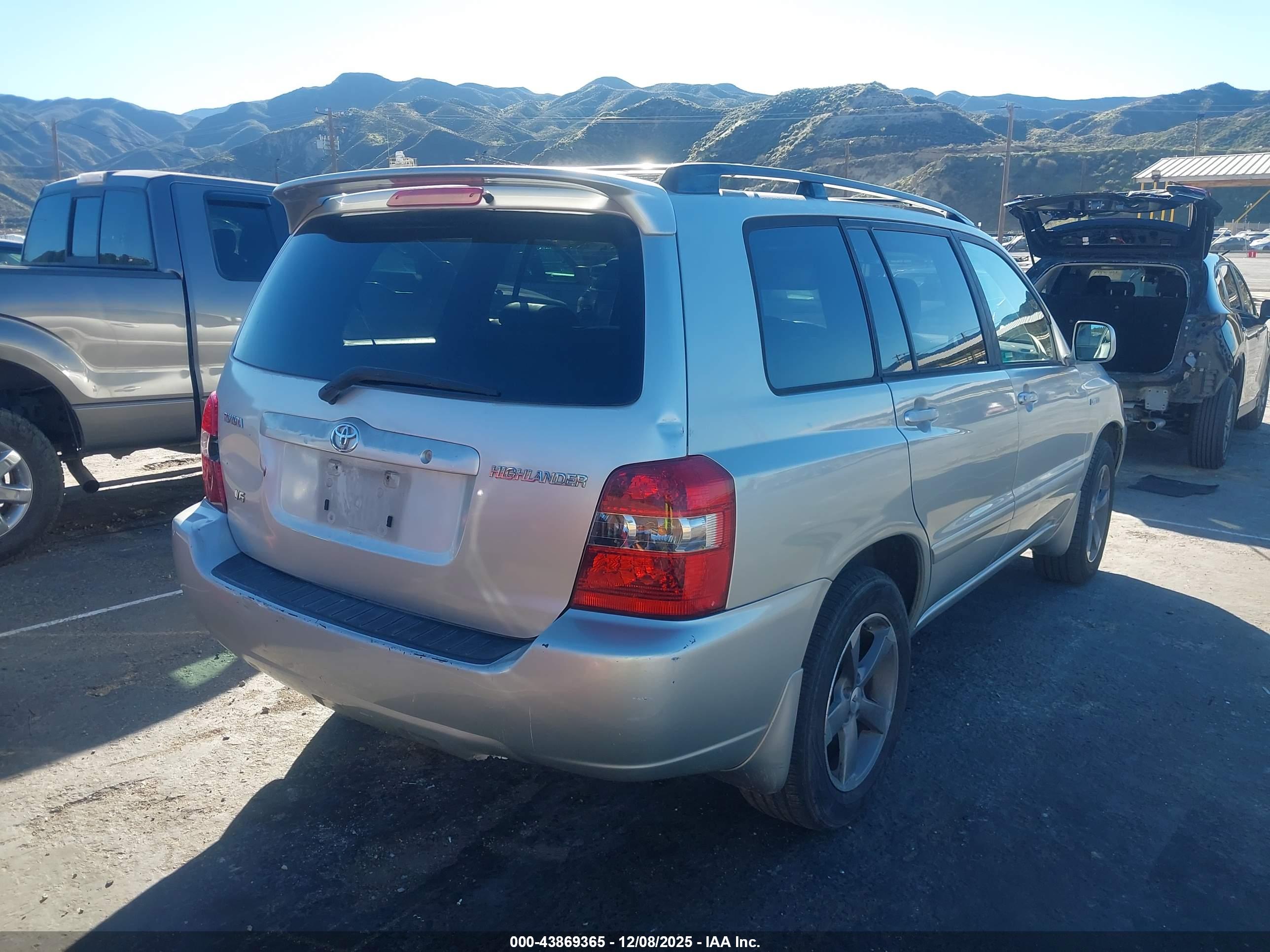 TOYOTA HIGHLANDER image 4