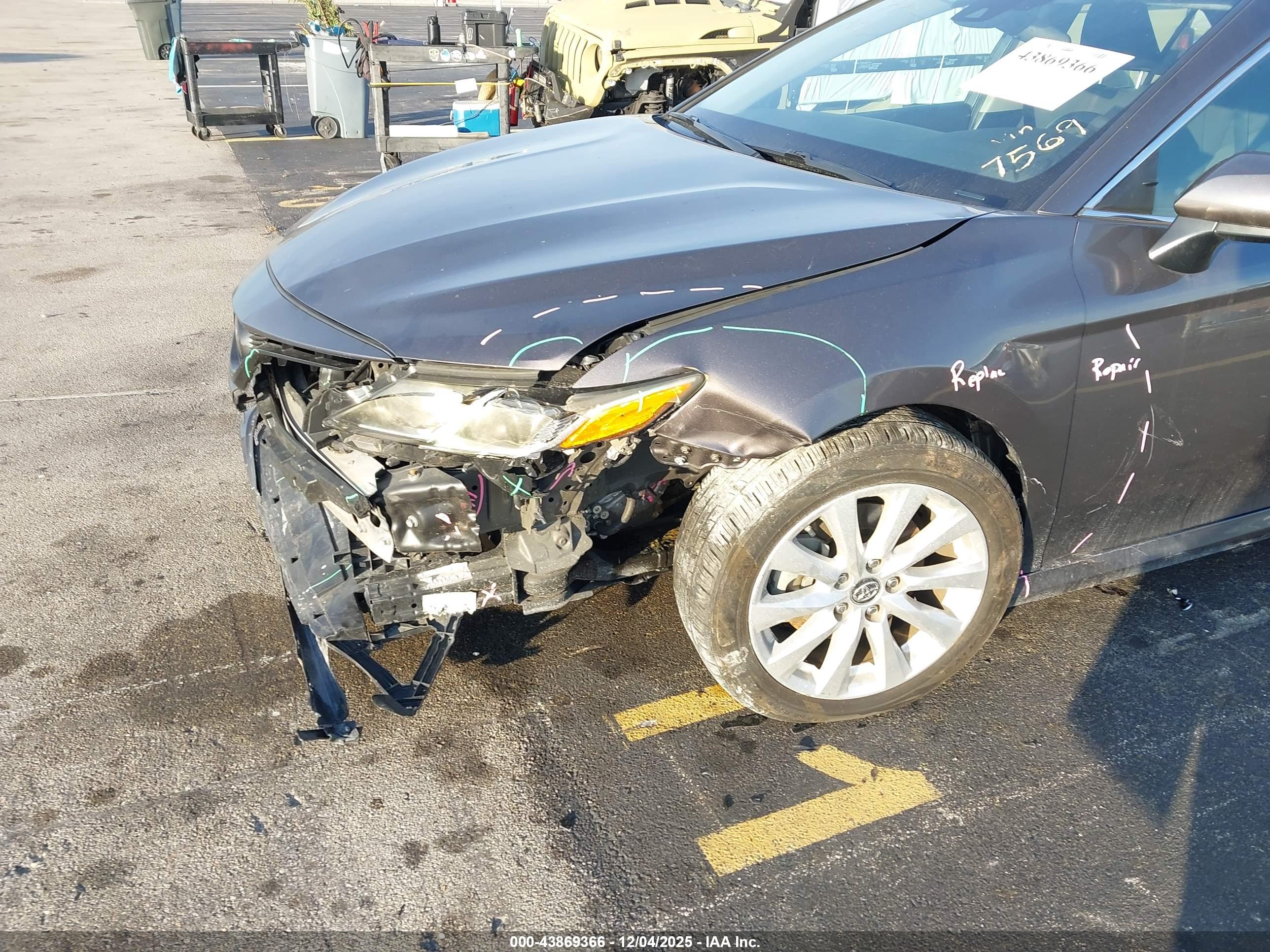 TOYOTA CAMRY image 6