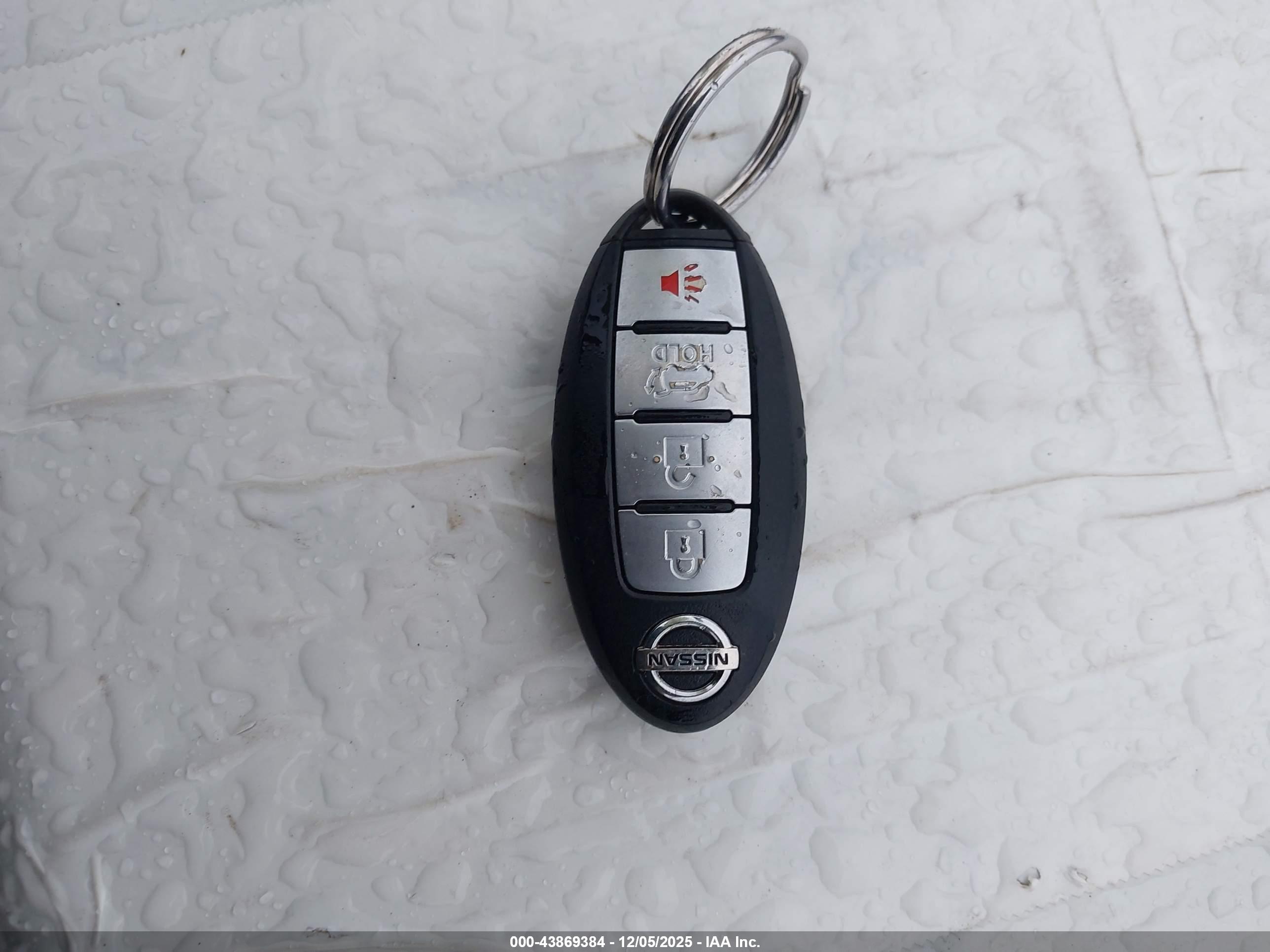 NISSAN ROGUE image 11