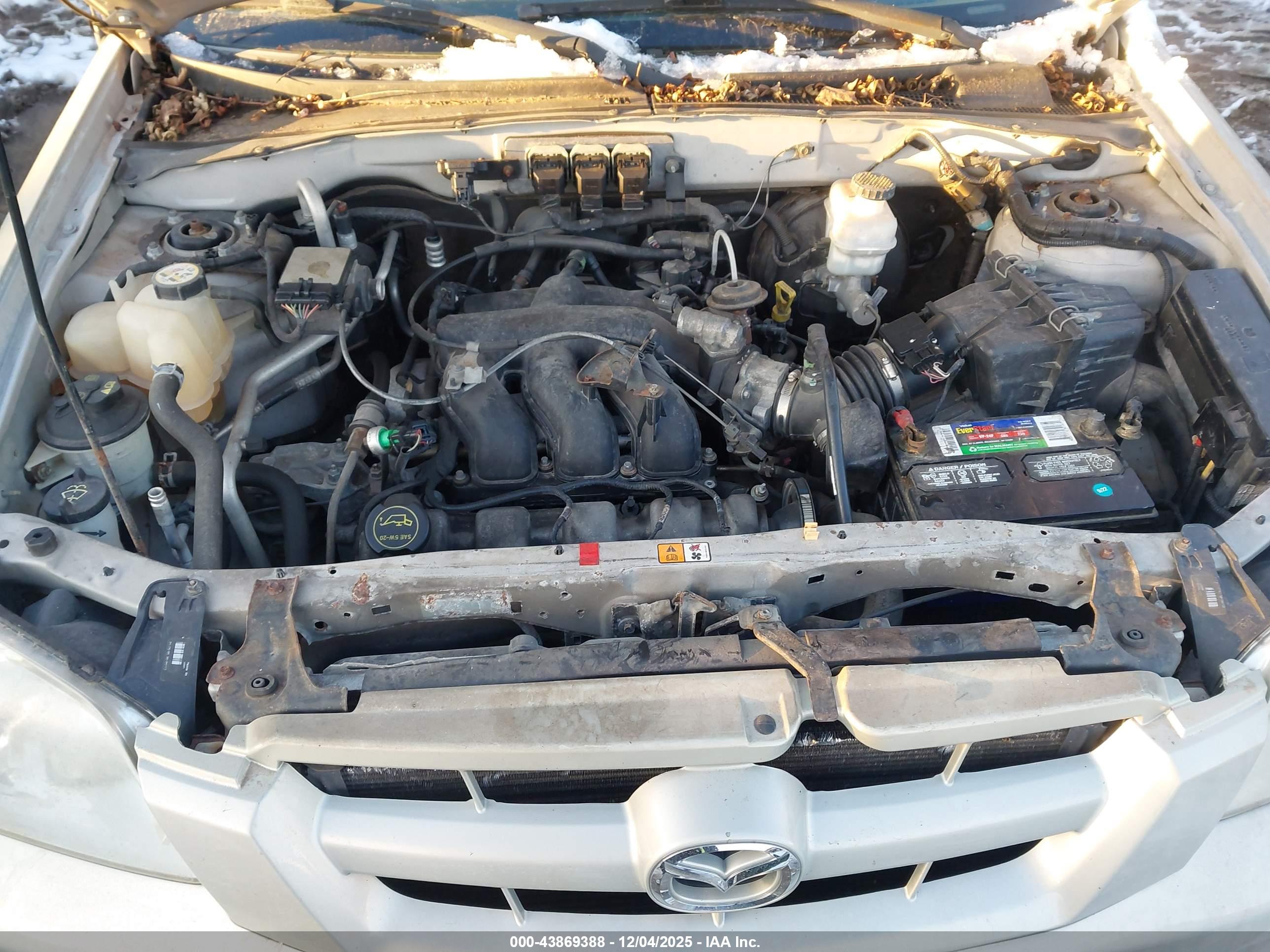 MAZDA TRIBUTE image 10