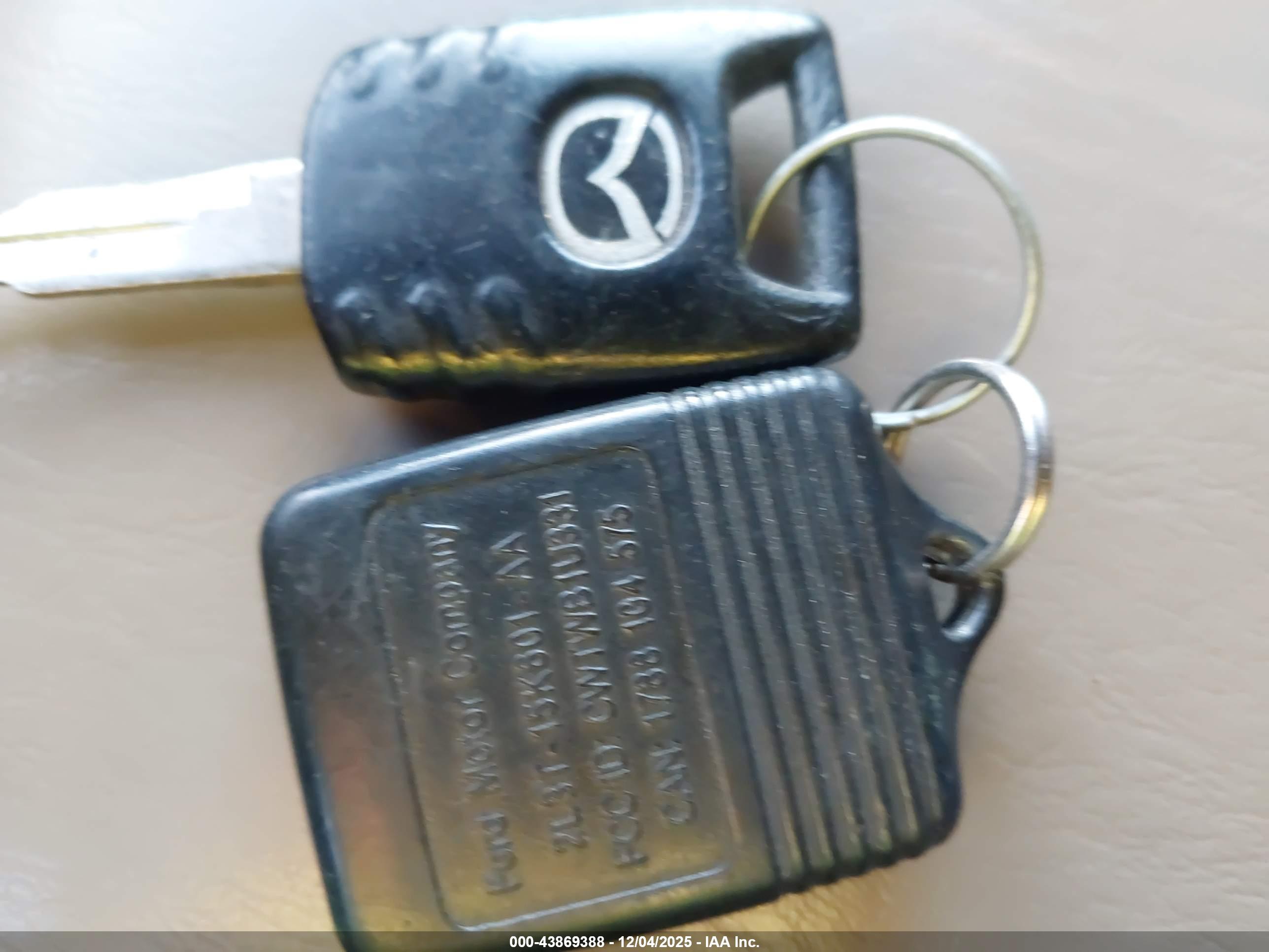 MAZDA TRIBUTE image 11