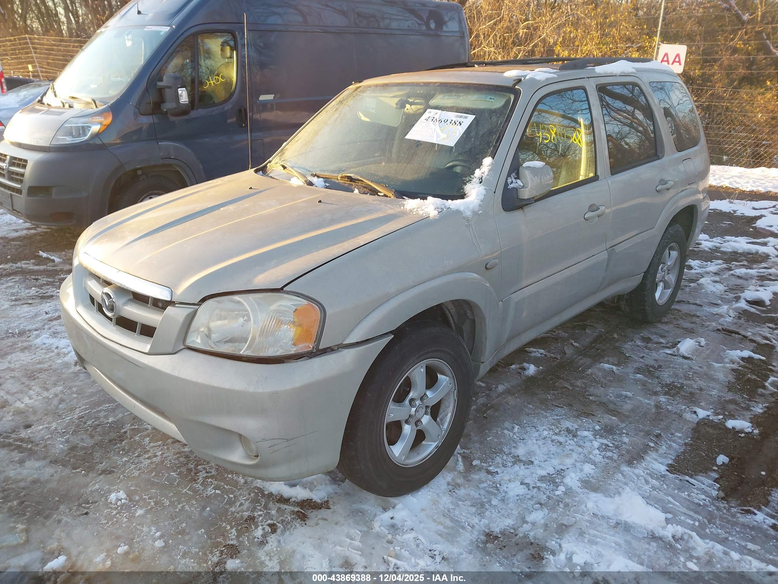 MAZDA TRIBUTE image 2