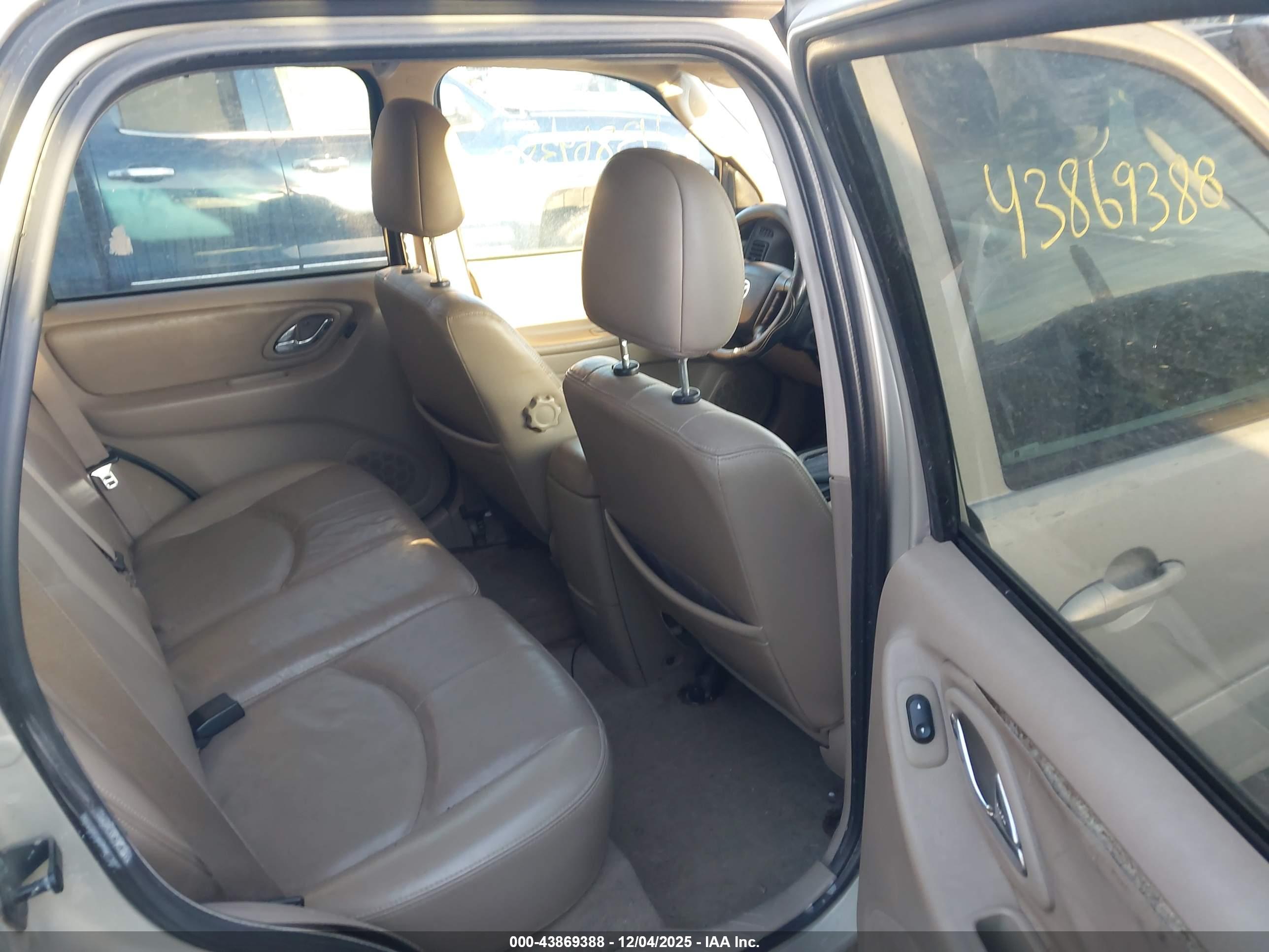 MAZDA TRIBUTE image 8