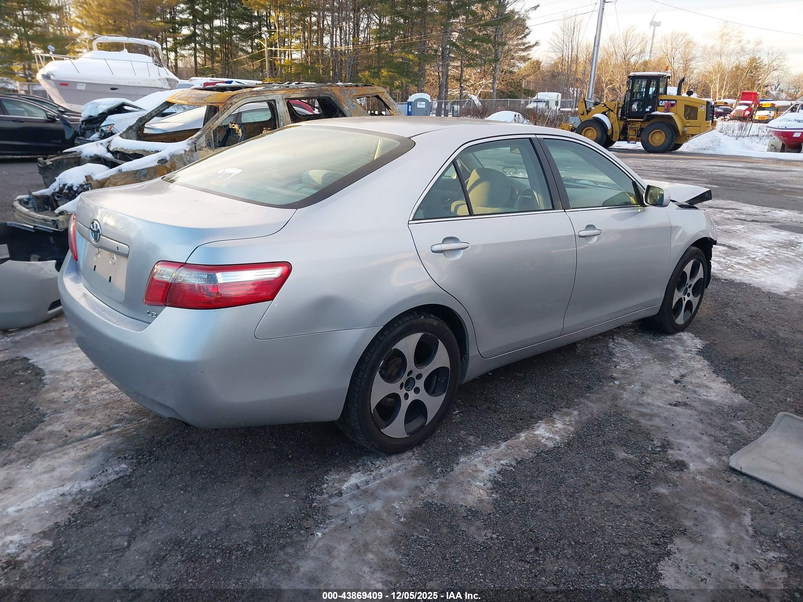 TOYOTA CAMRY image 4