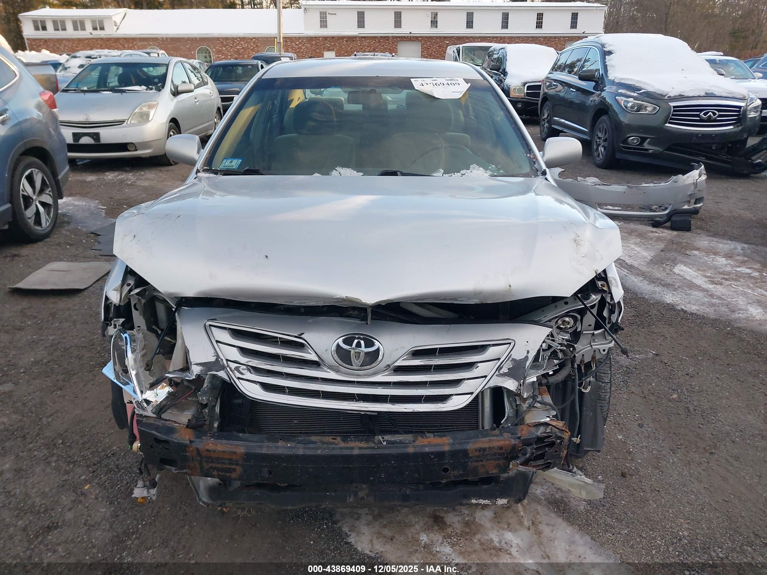 TOYOTA CAMRY image 6