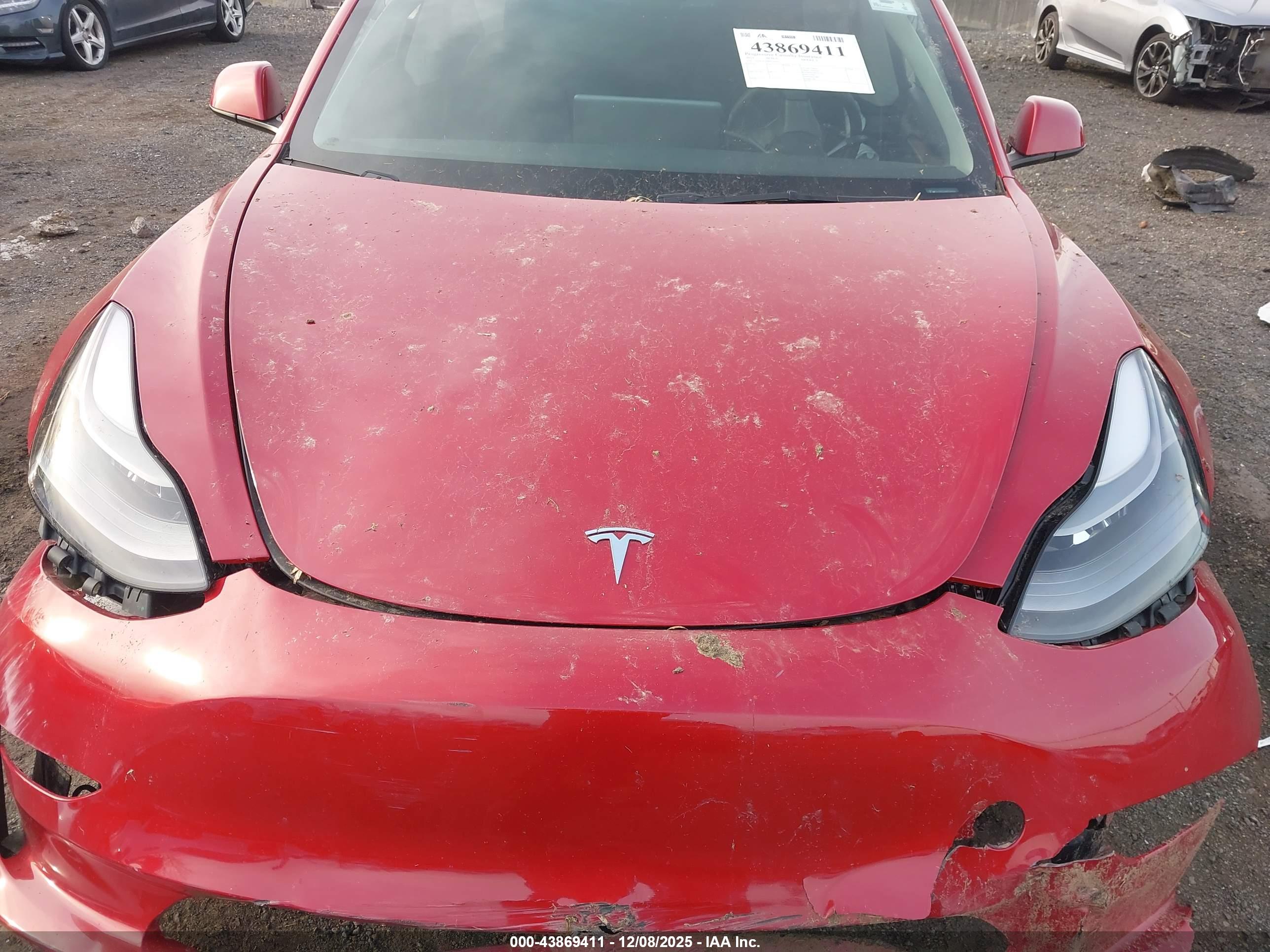 TESLA MODEL image 10