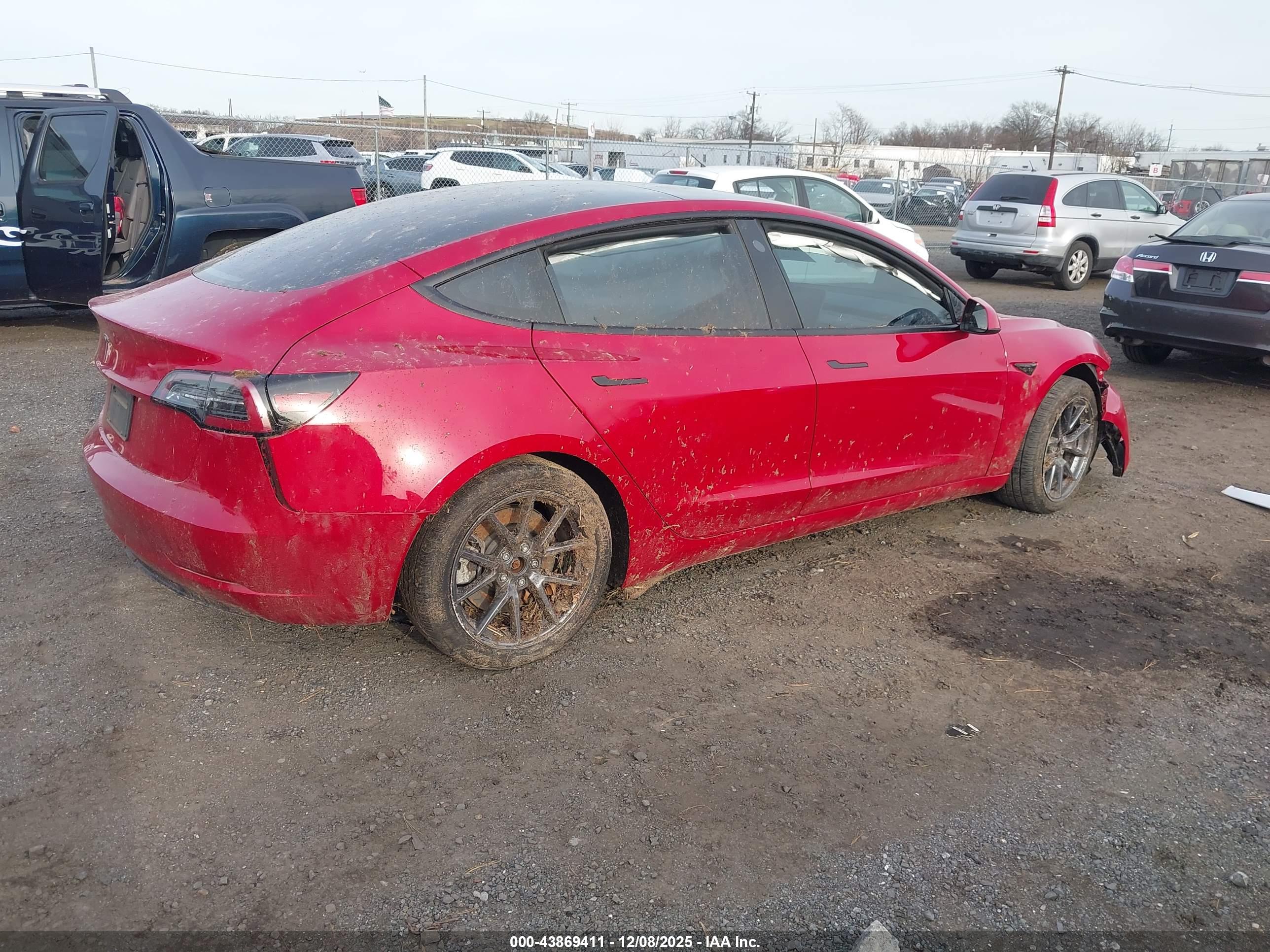 TESLA MODEL image 4