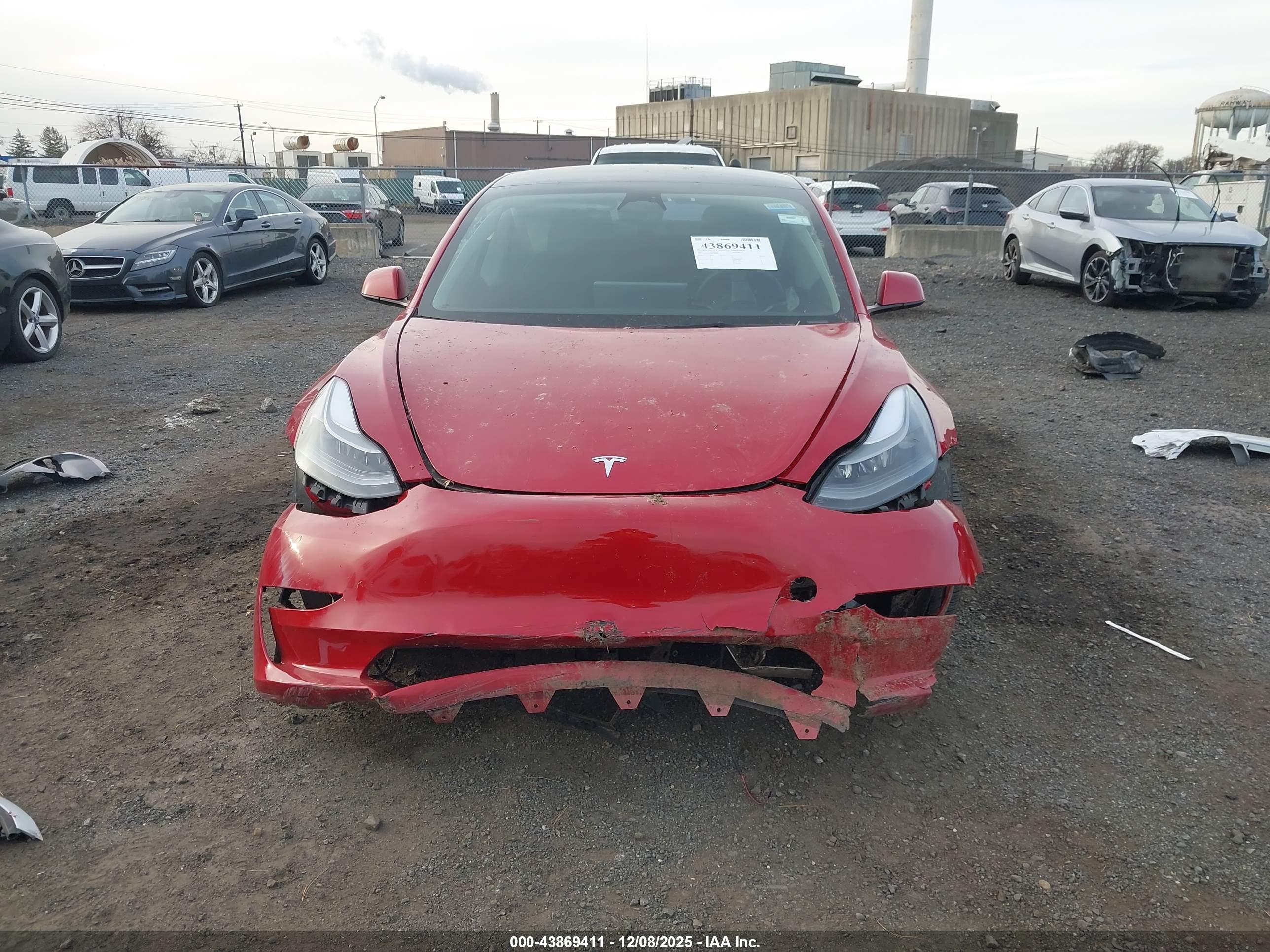 TESLA MODEL image 6