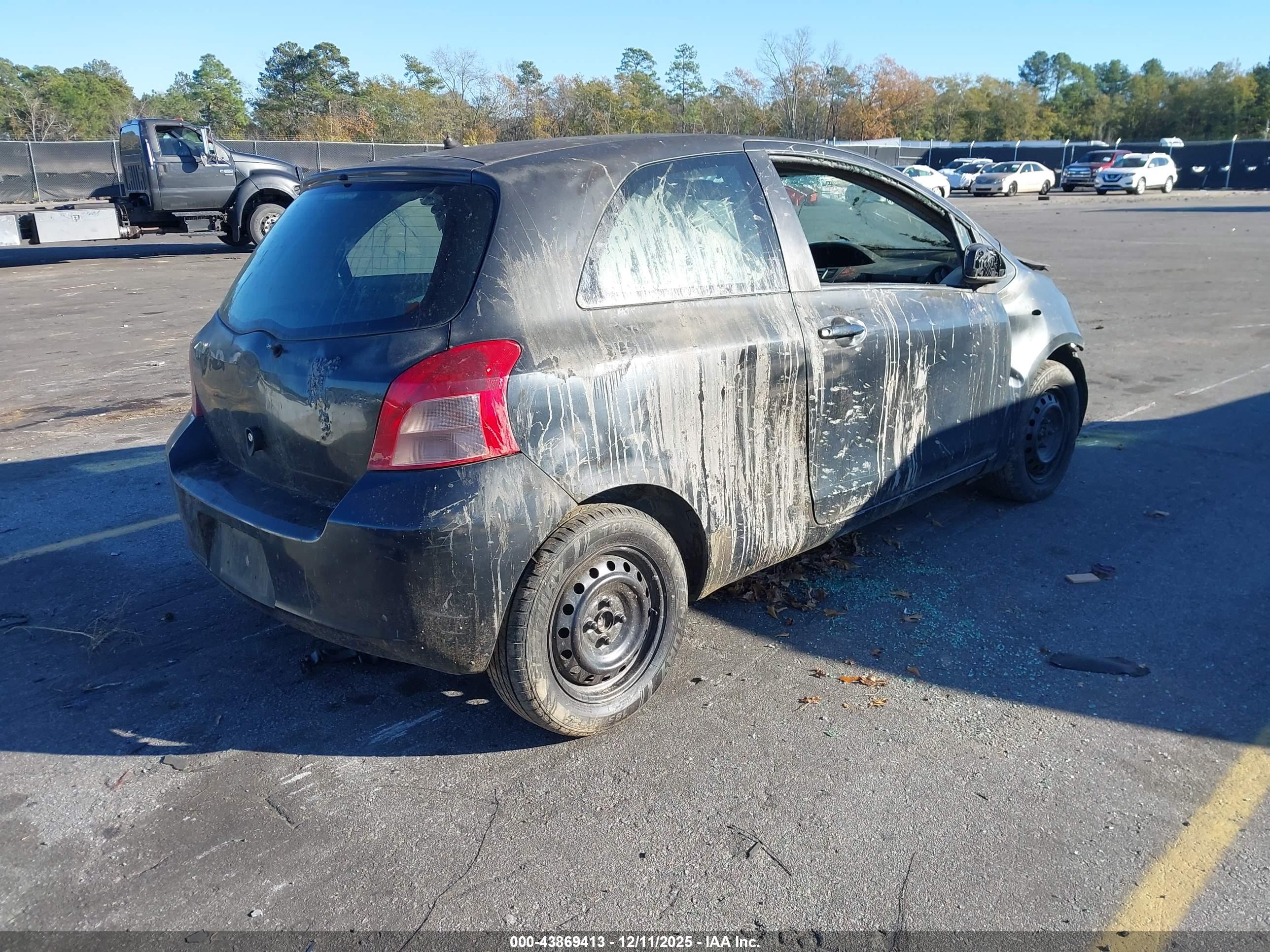 TOYOTA YARIS image 4