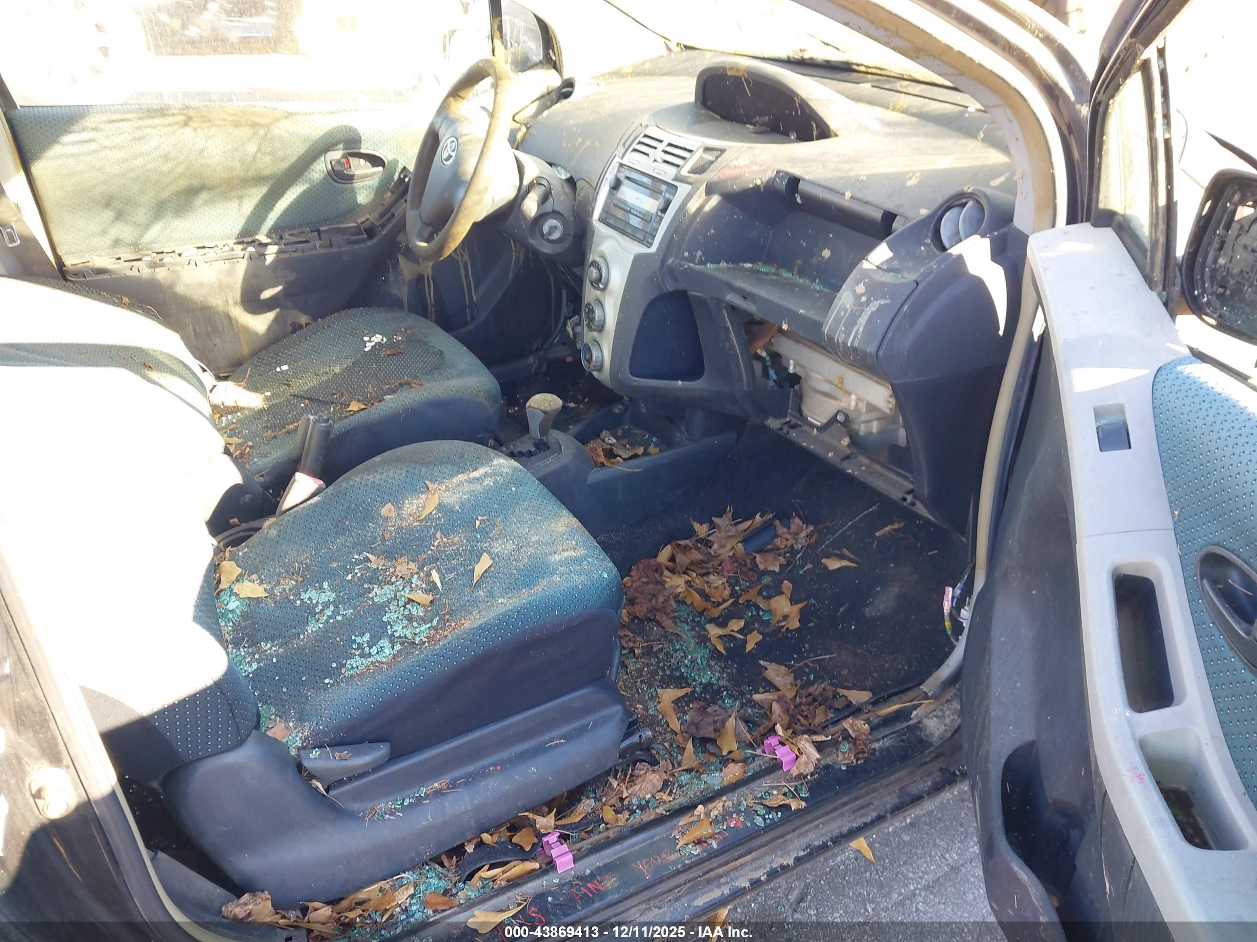 TOYOTA YARIS image 5