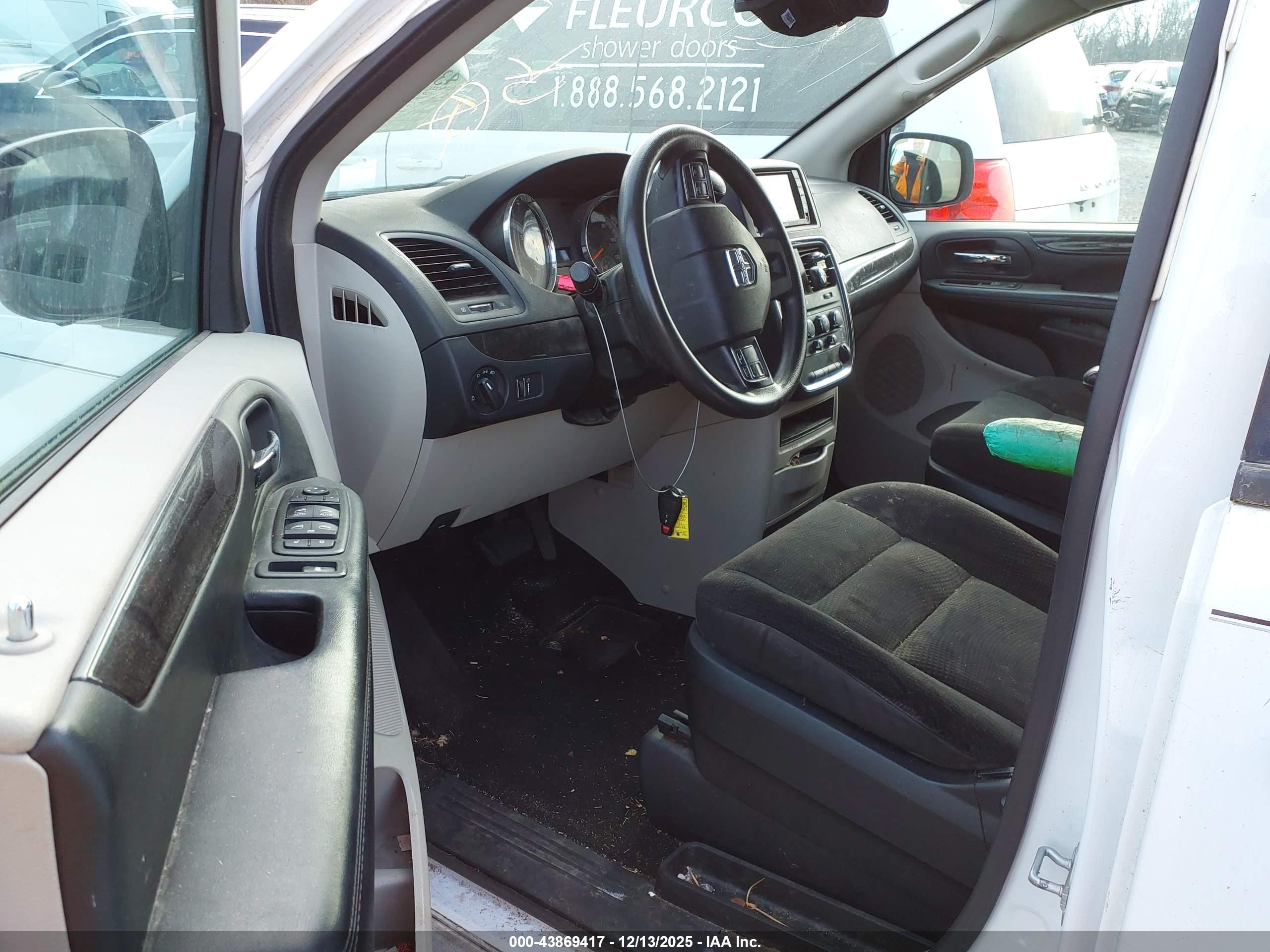 DODGE GRAND image 5