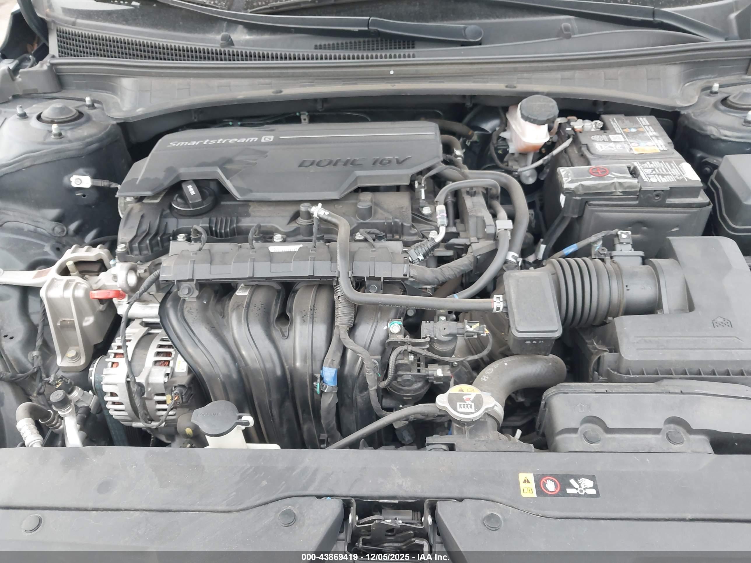 HYUNDAI ELANTRA image 10