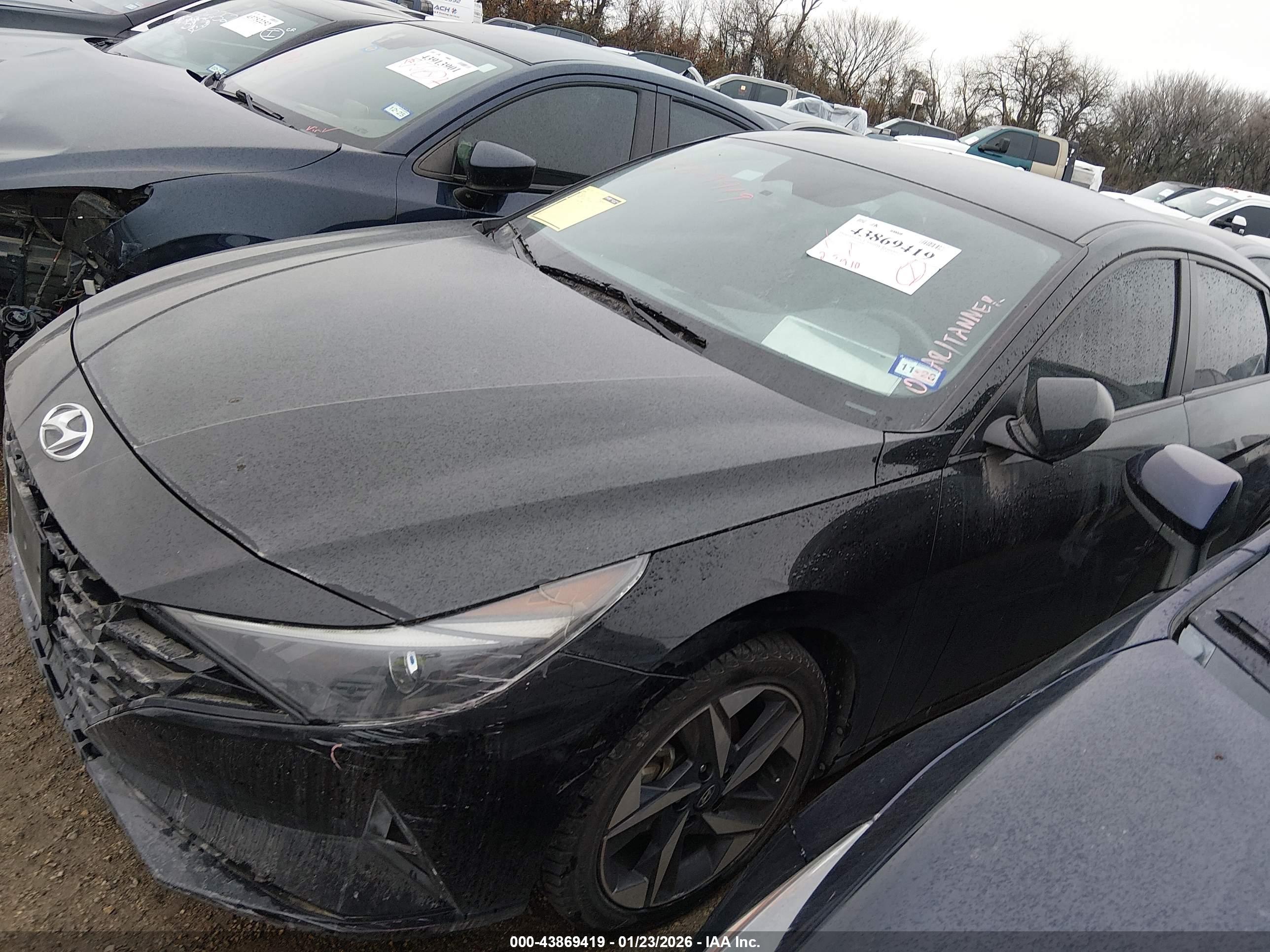HYUNDAI ELANTRA image 2