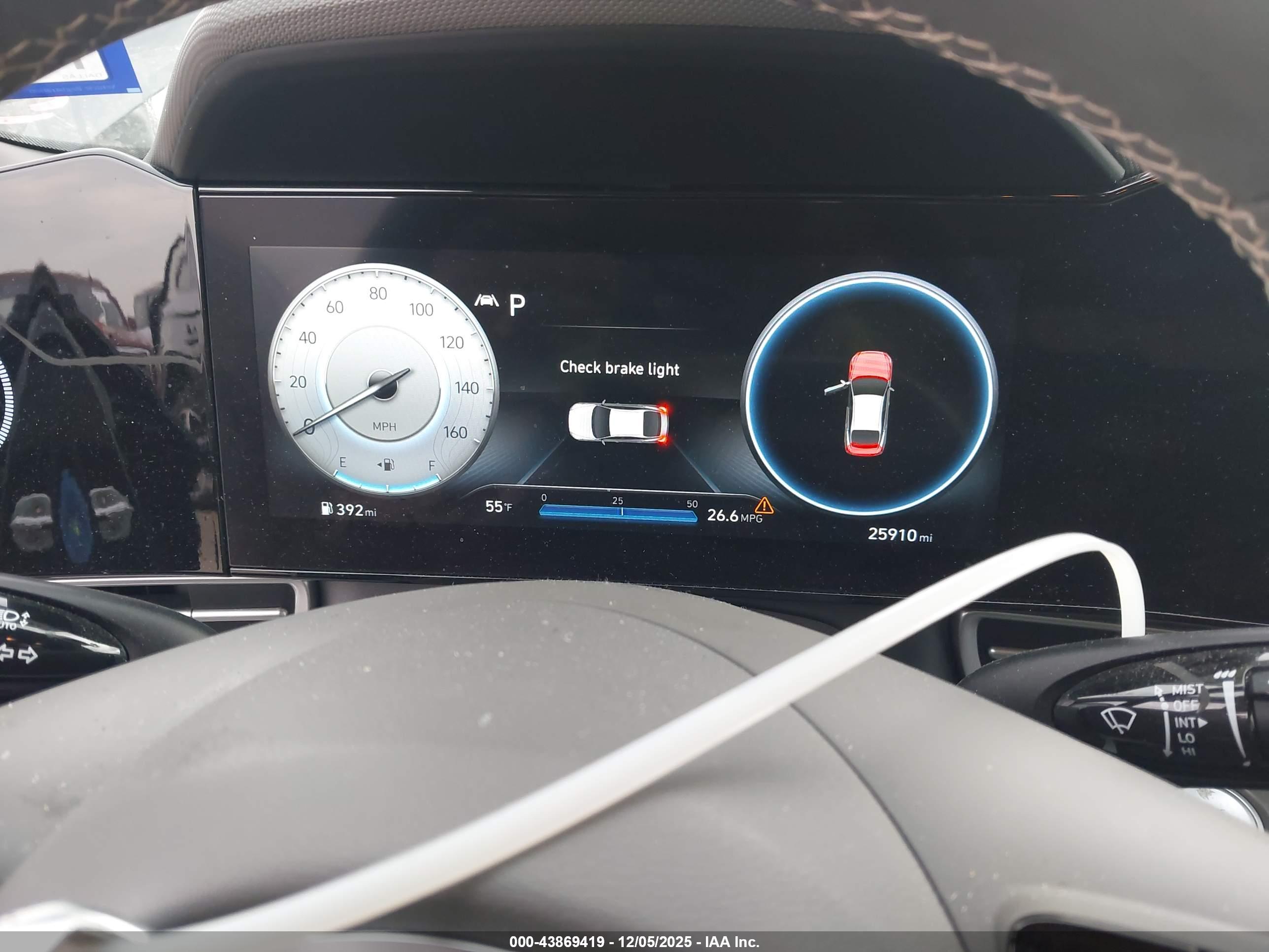 HYUNDAI ELANTRA image 7