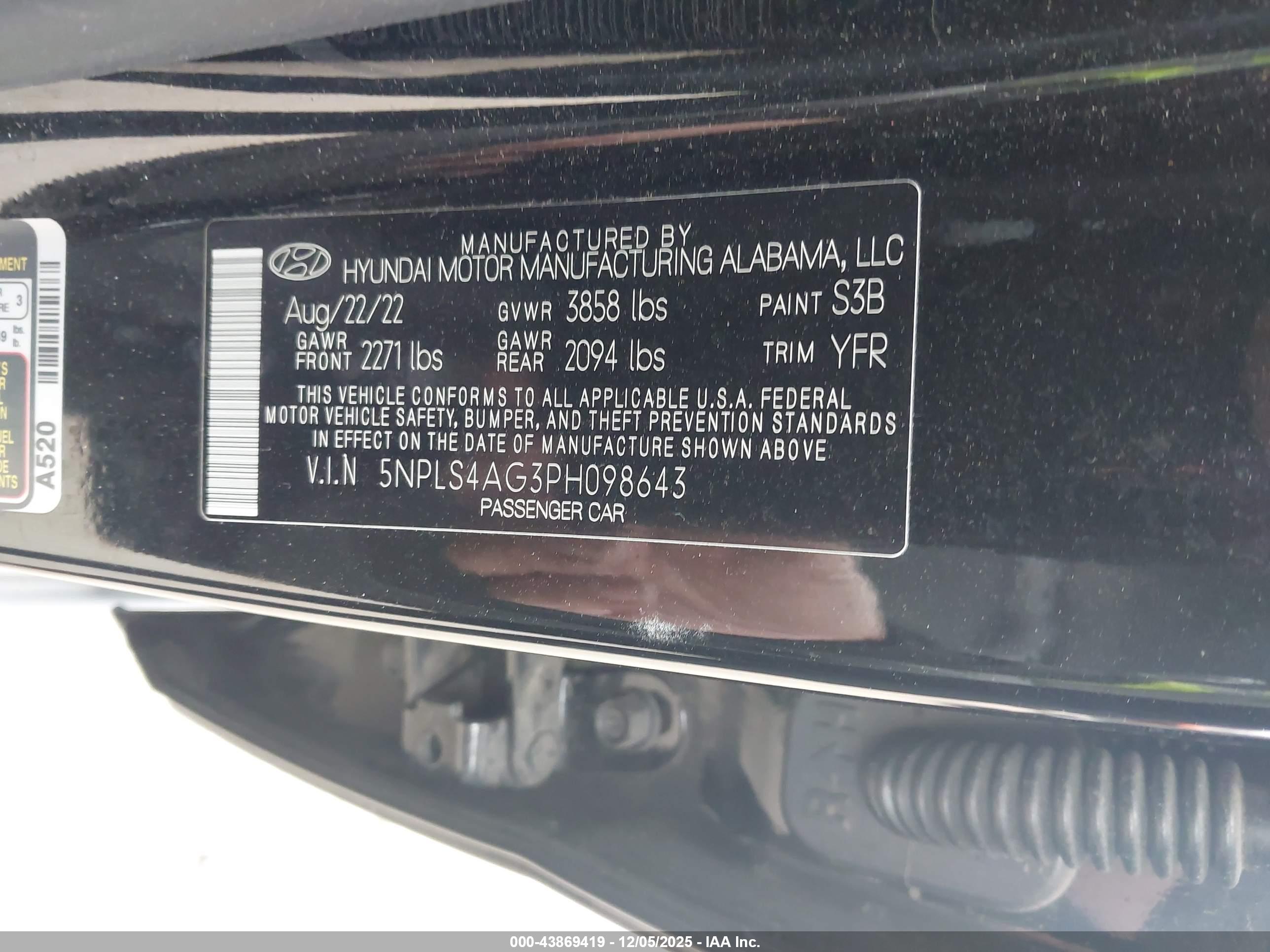 HYUNDAI ELANTRA image 9