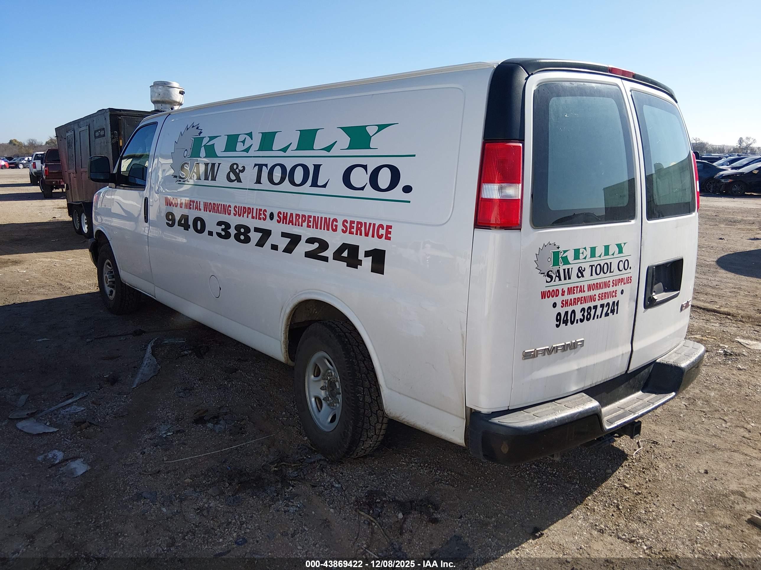 GMC SAVANA image 3