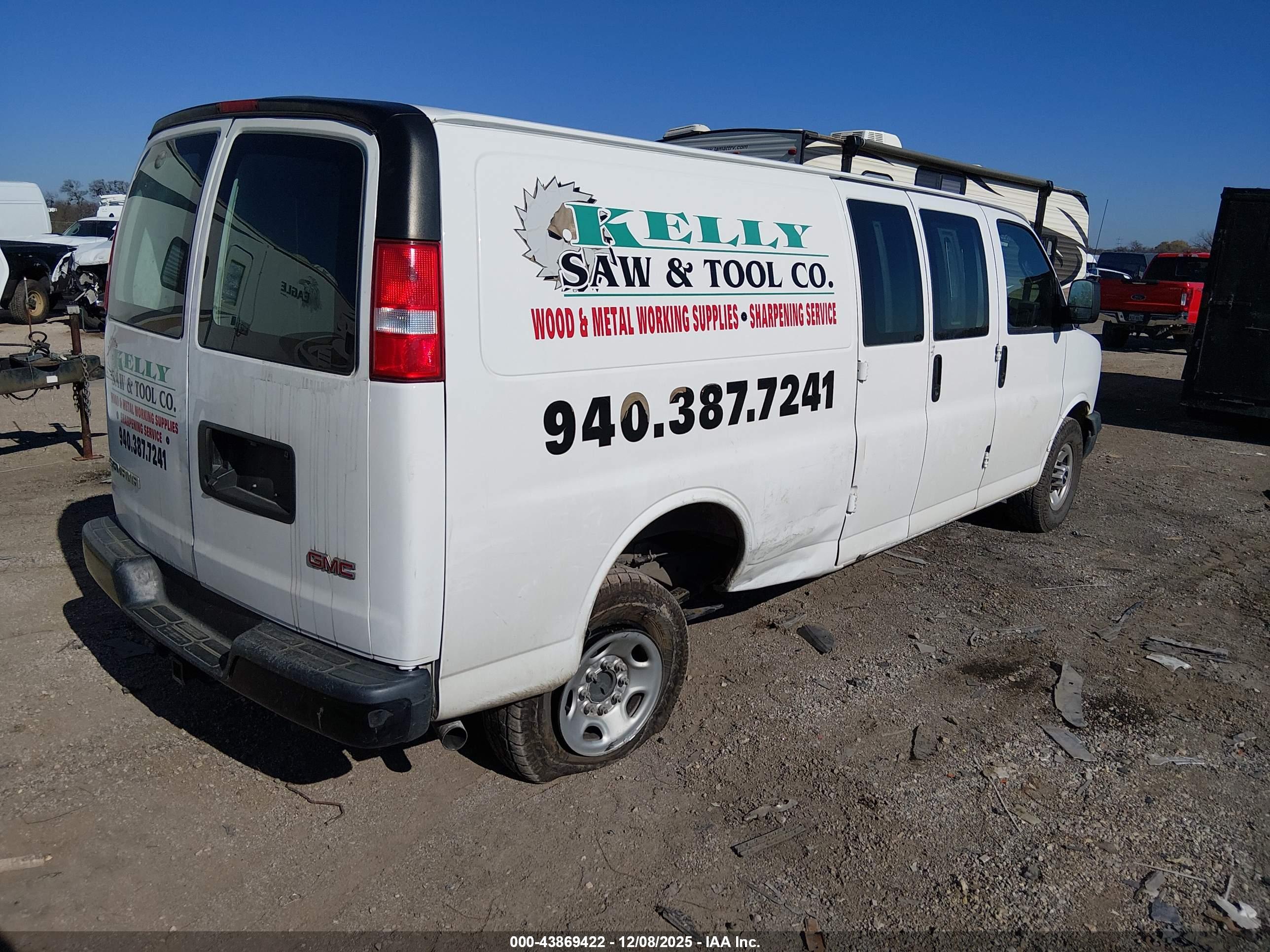 GMC SAVANA image 4