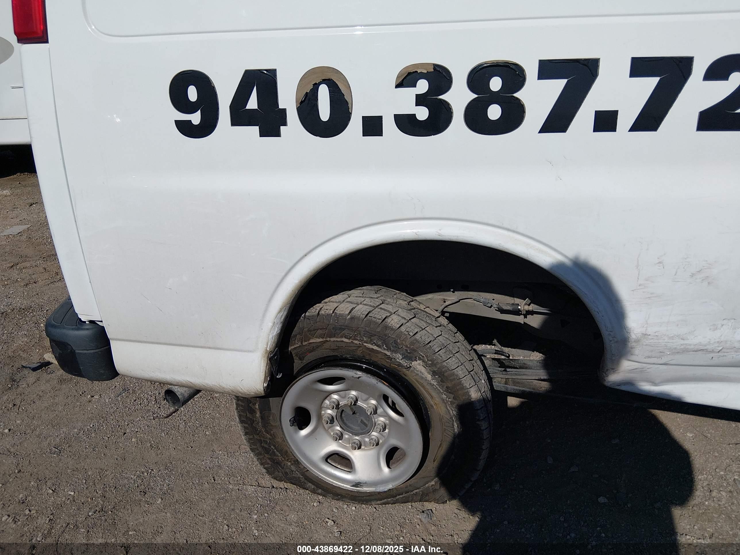GMC SAVANA image 6