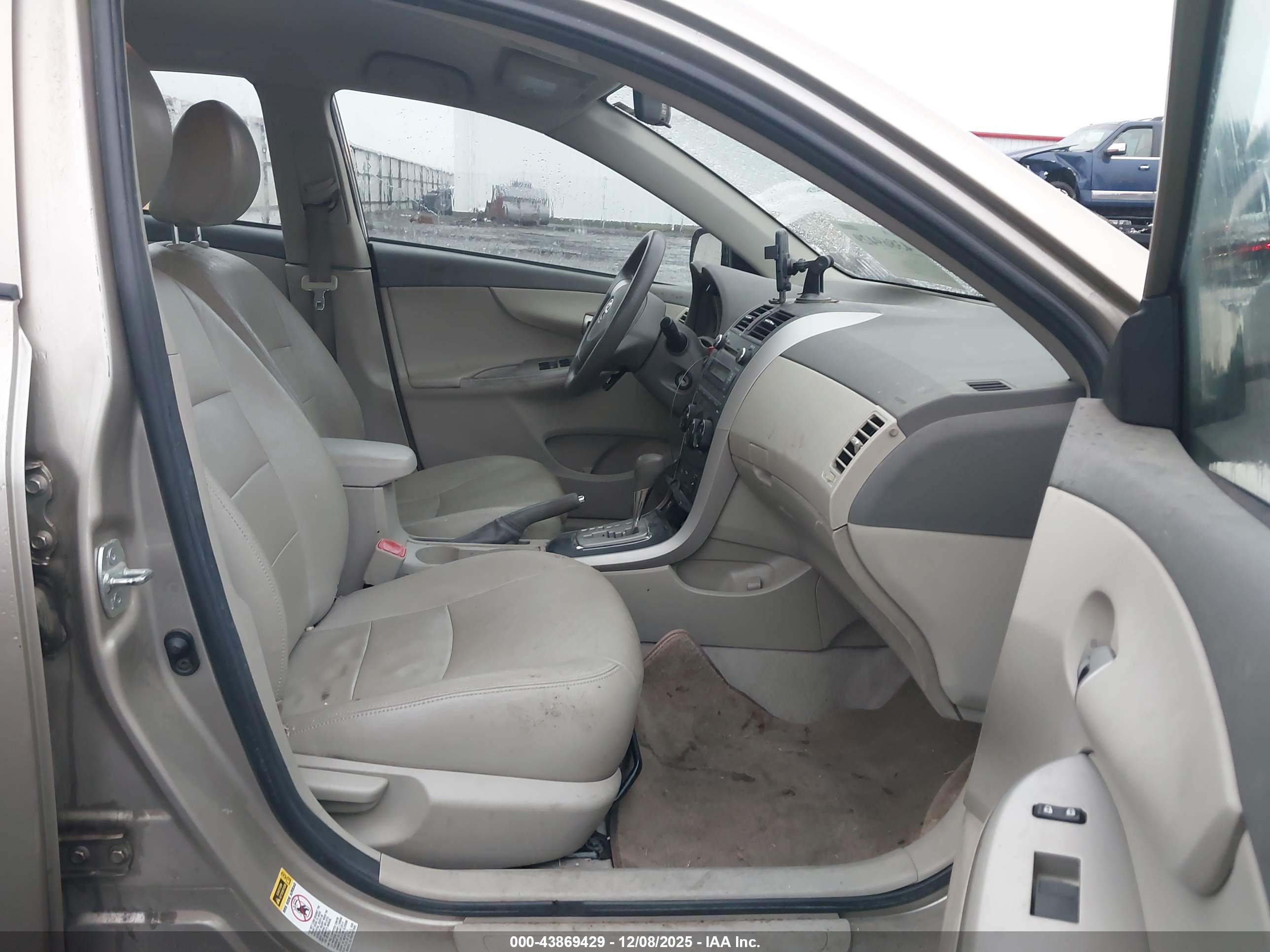TOYOTA COROLLA image 5