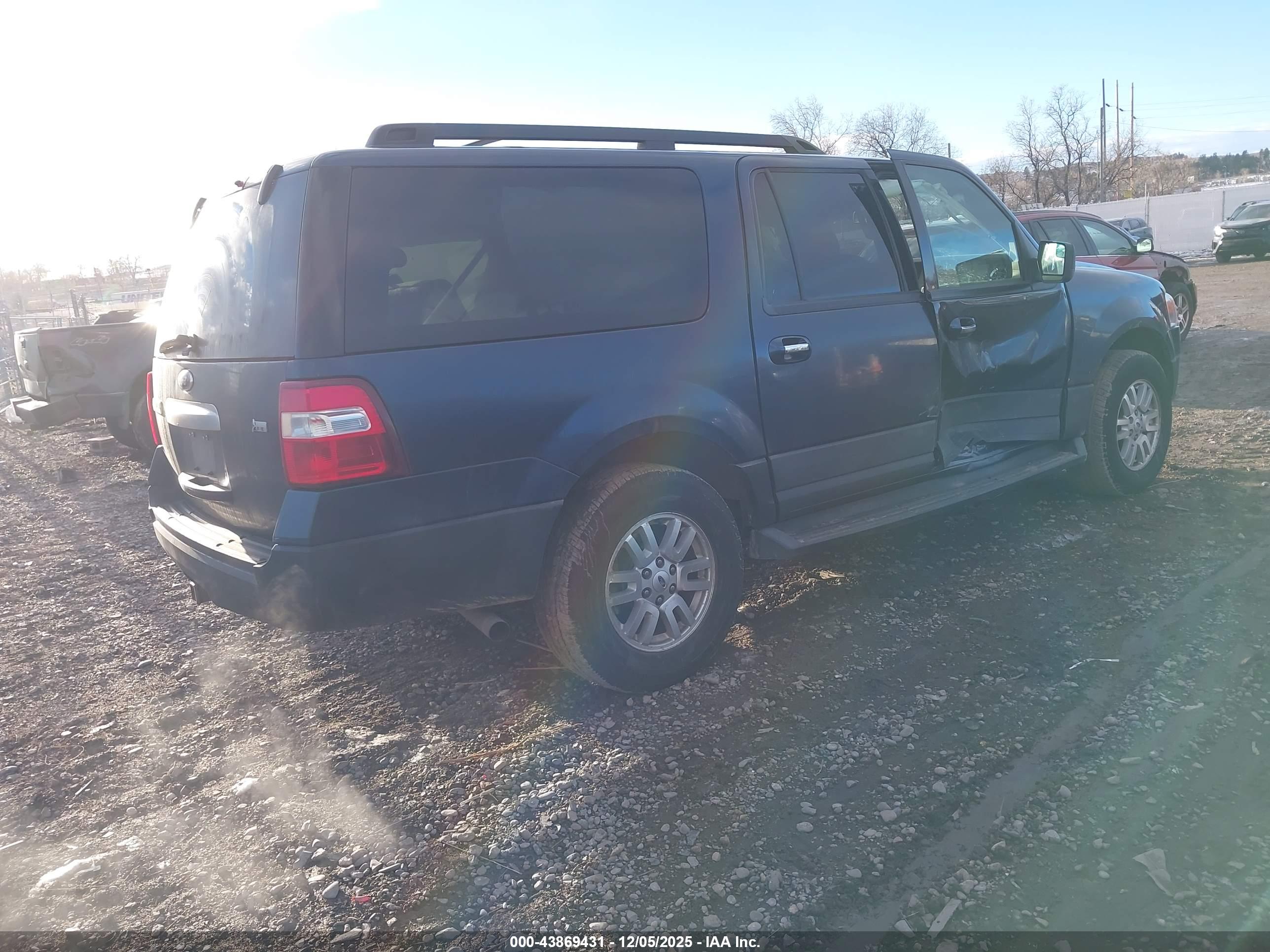 FORD EXPEDITION image 4