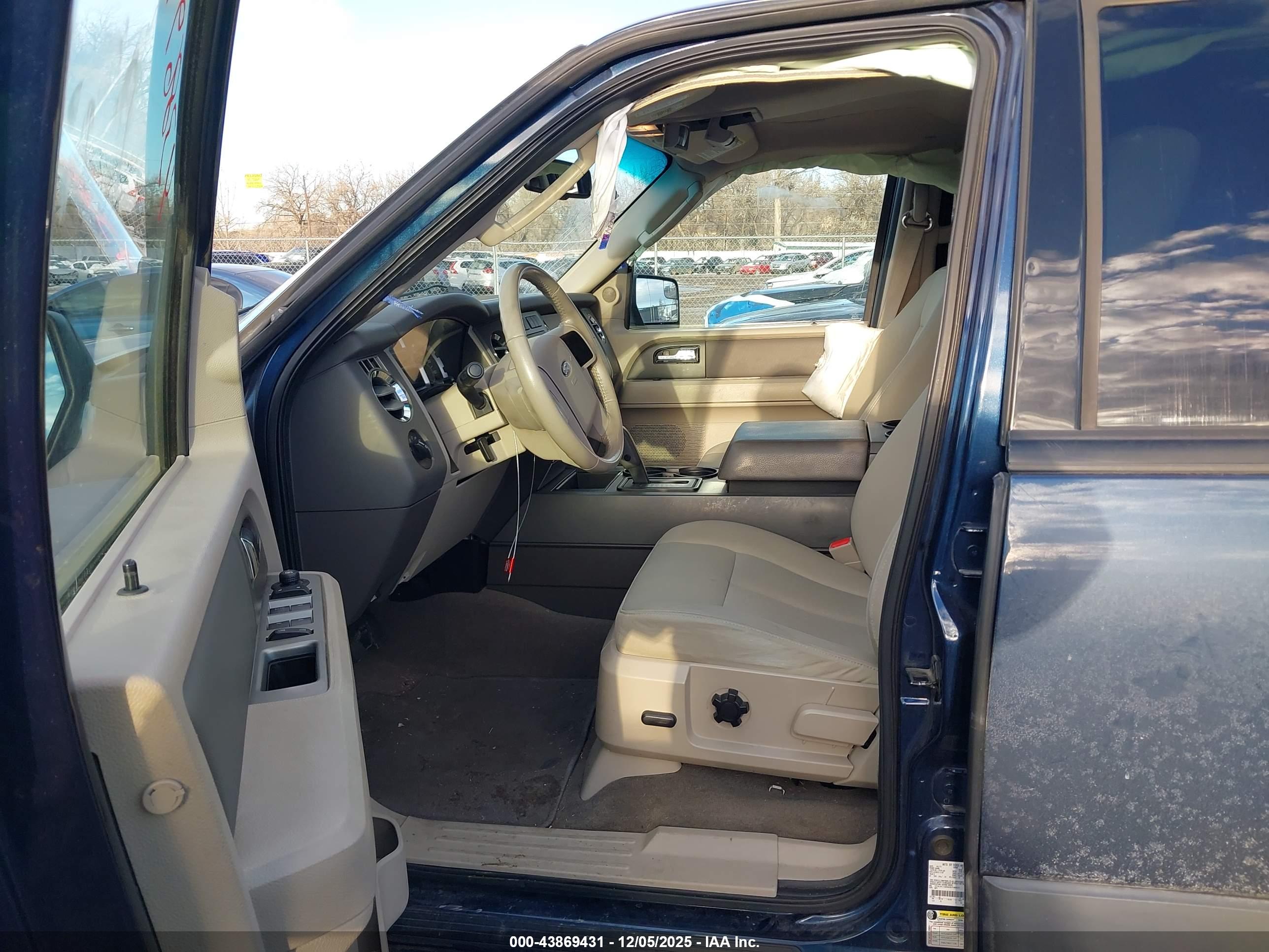 FORD EXPEDITION image 5
