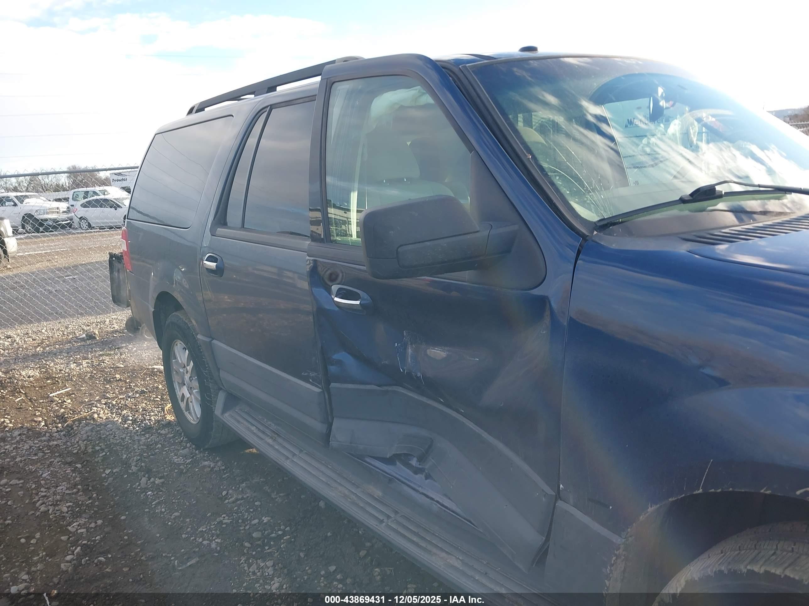 FORD EXPEDITION image 6