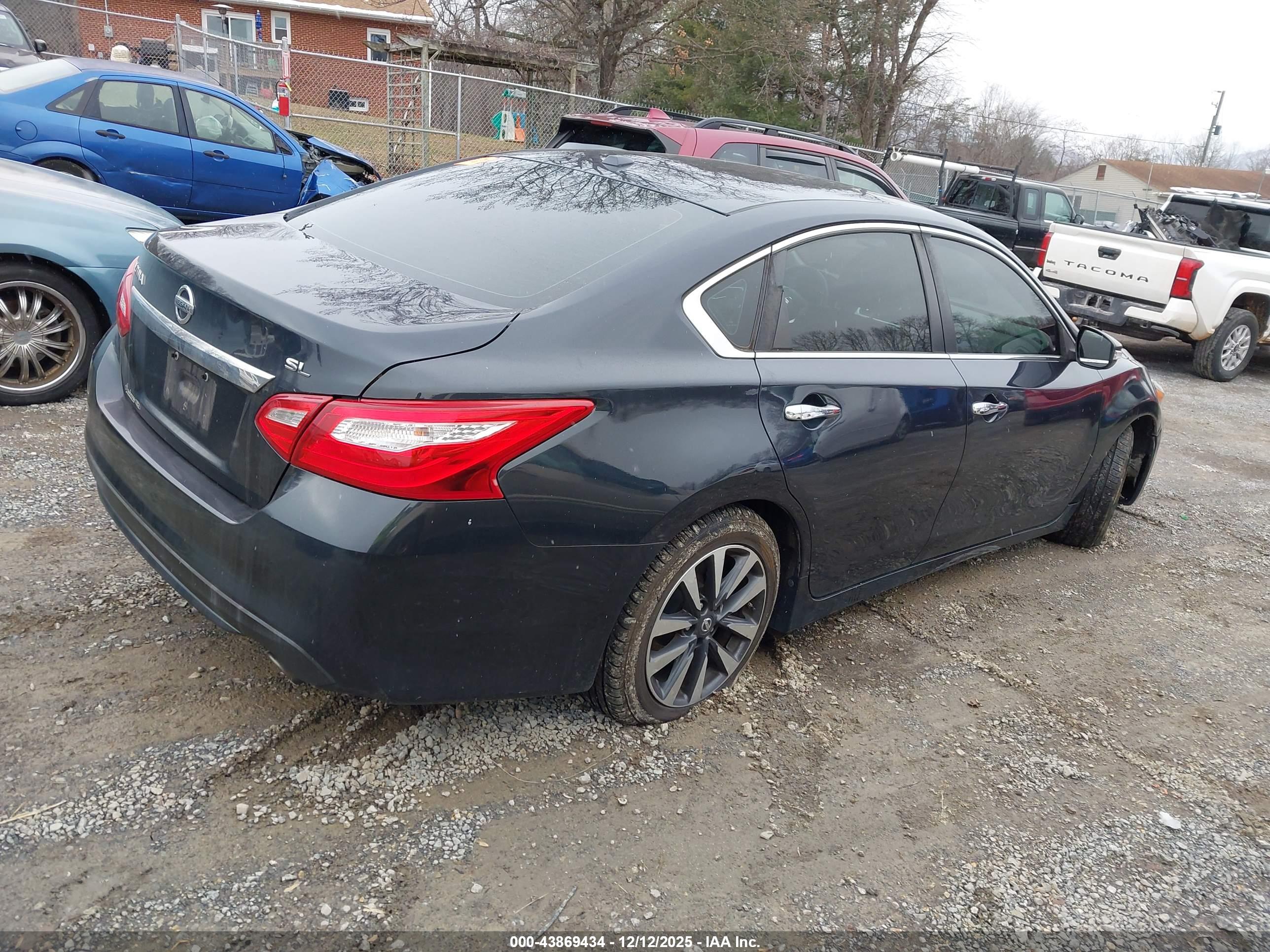 NISSAN ALTIMA image 4