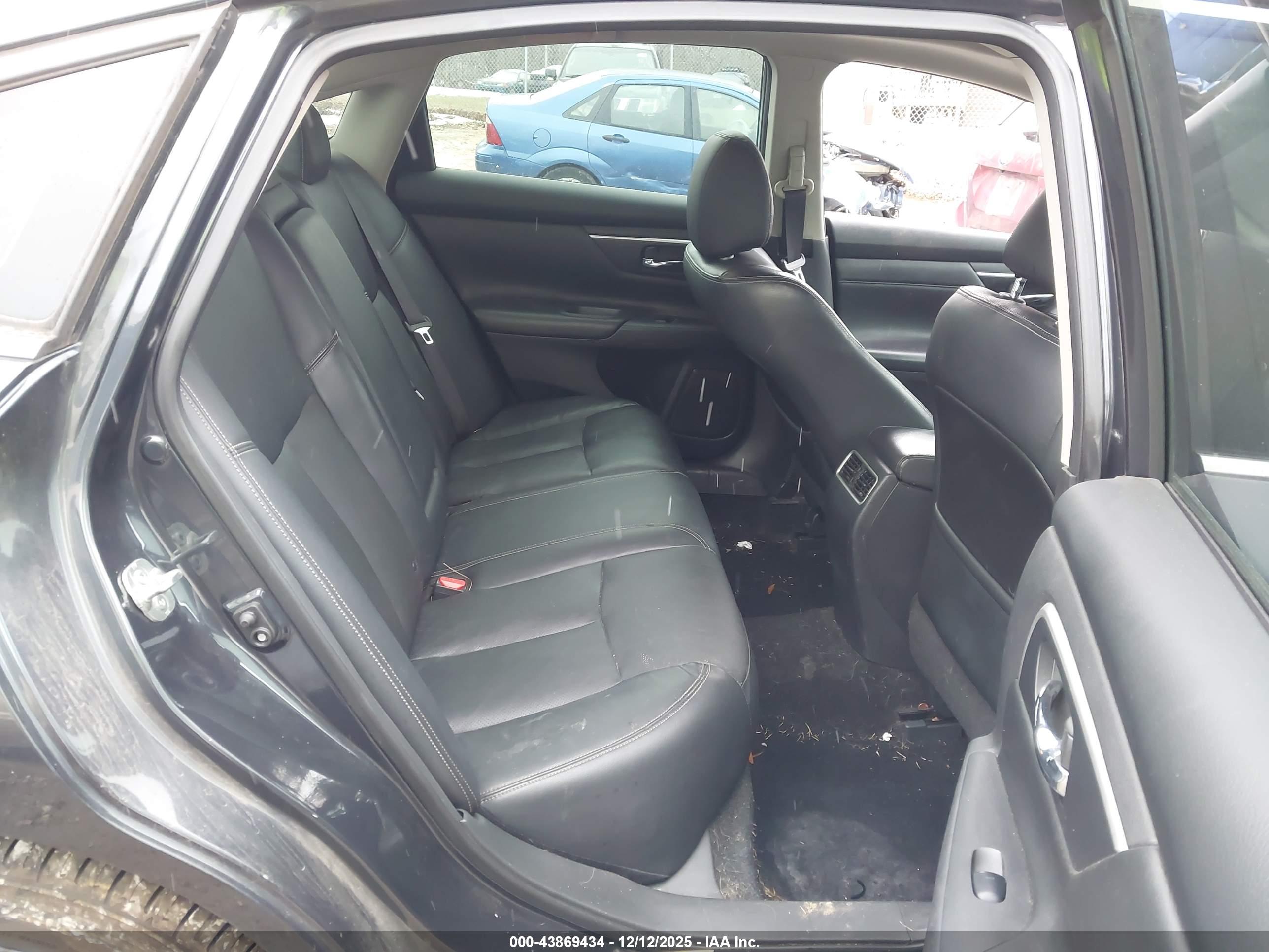 NISSAN ALTIMA image 8