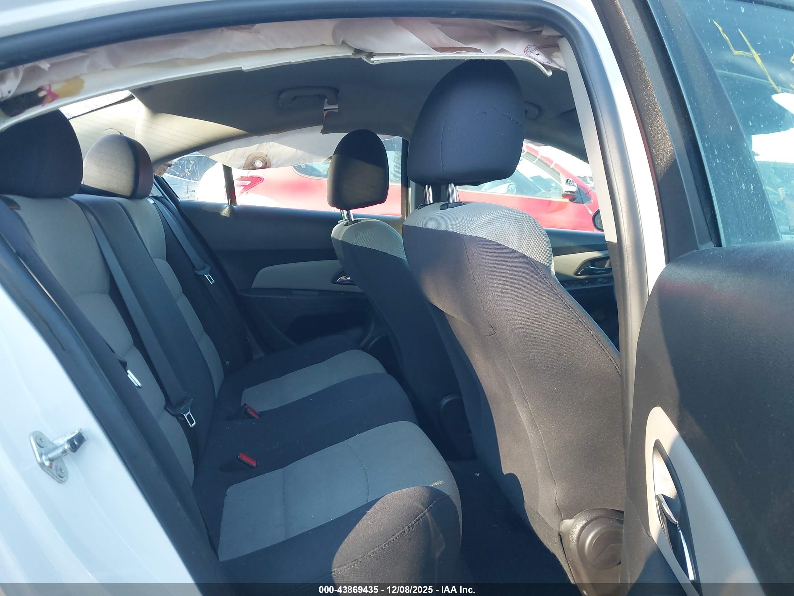 CHEVROLET CRUZE image 8