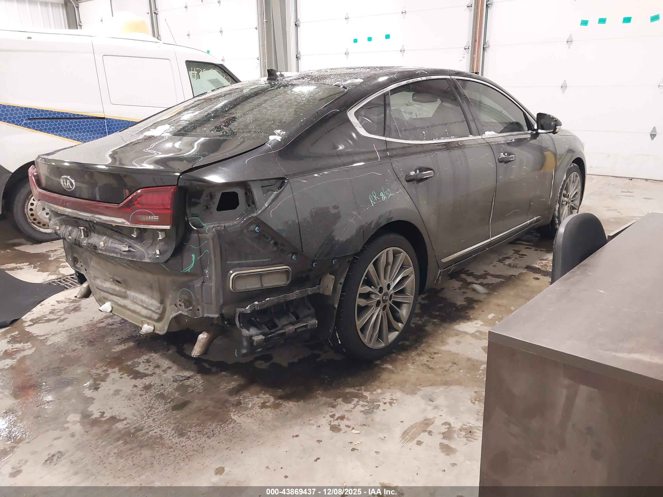 KIA CADENZA image 4