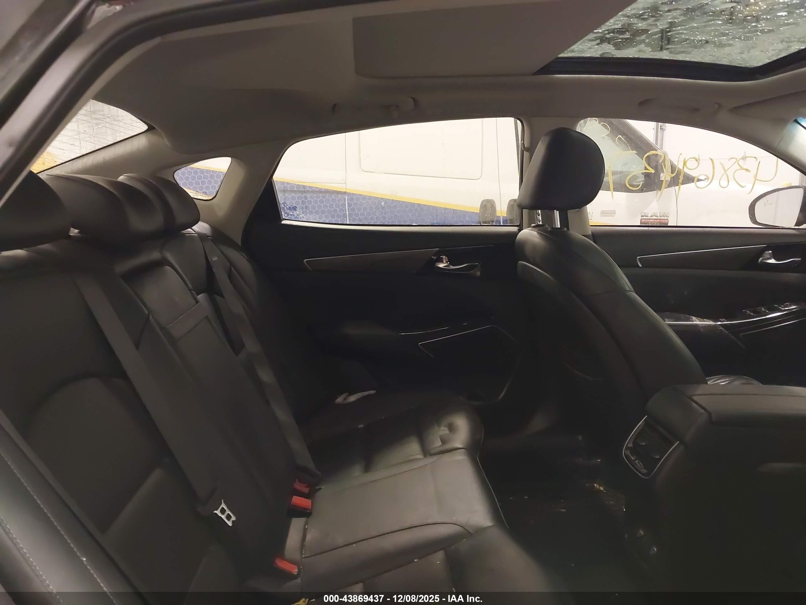 KIA CADENZA image 8