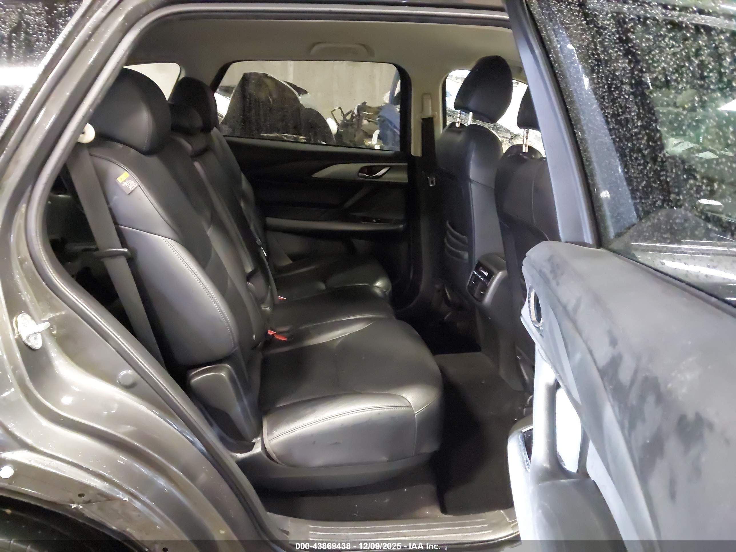 MAZDA CX-9 image 8
