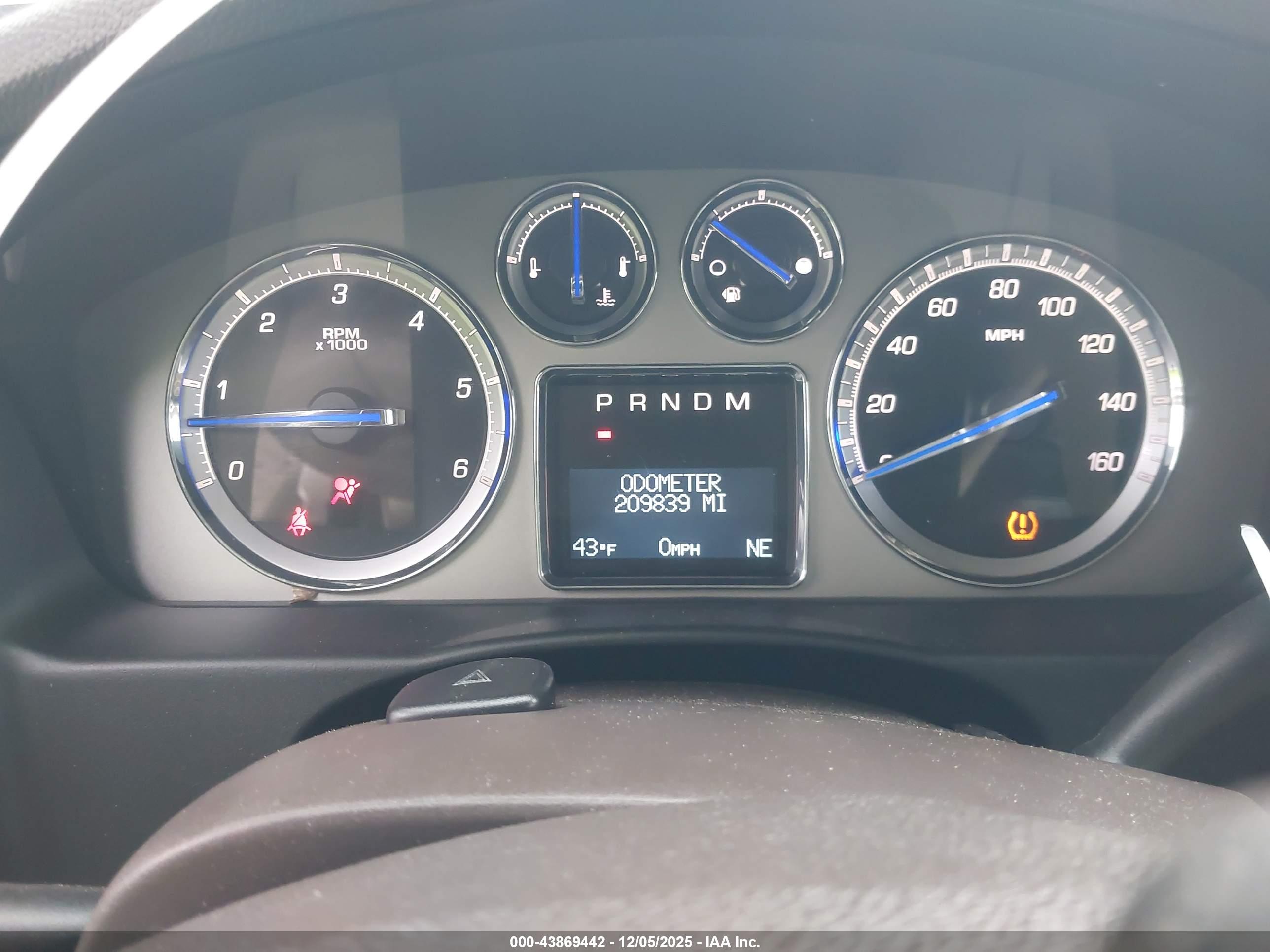 CADILLAC ESCALADE image 7