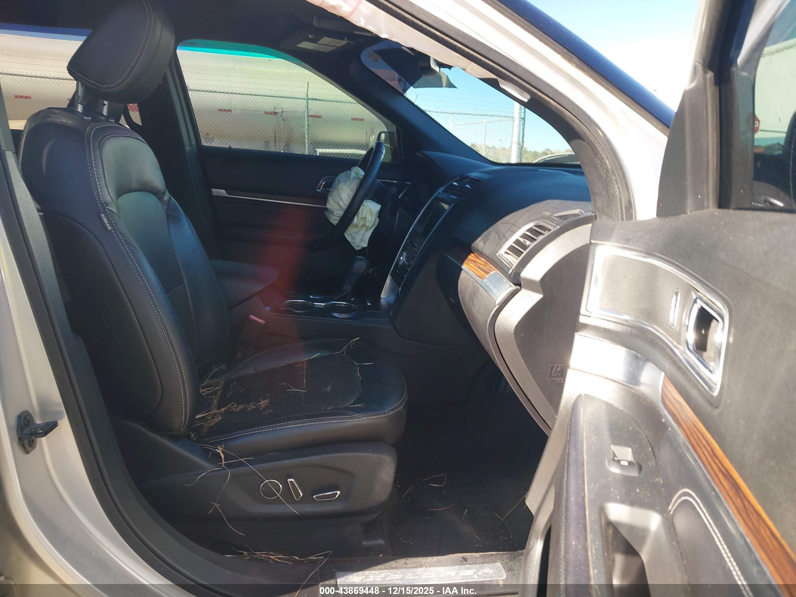 FORD EXPLORER image 5