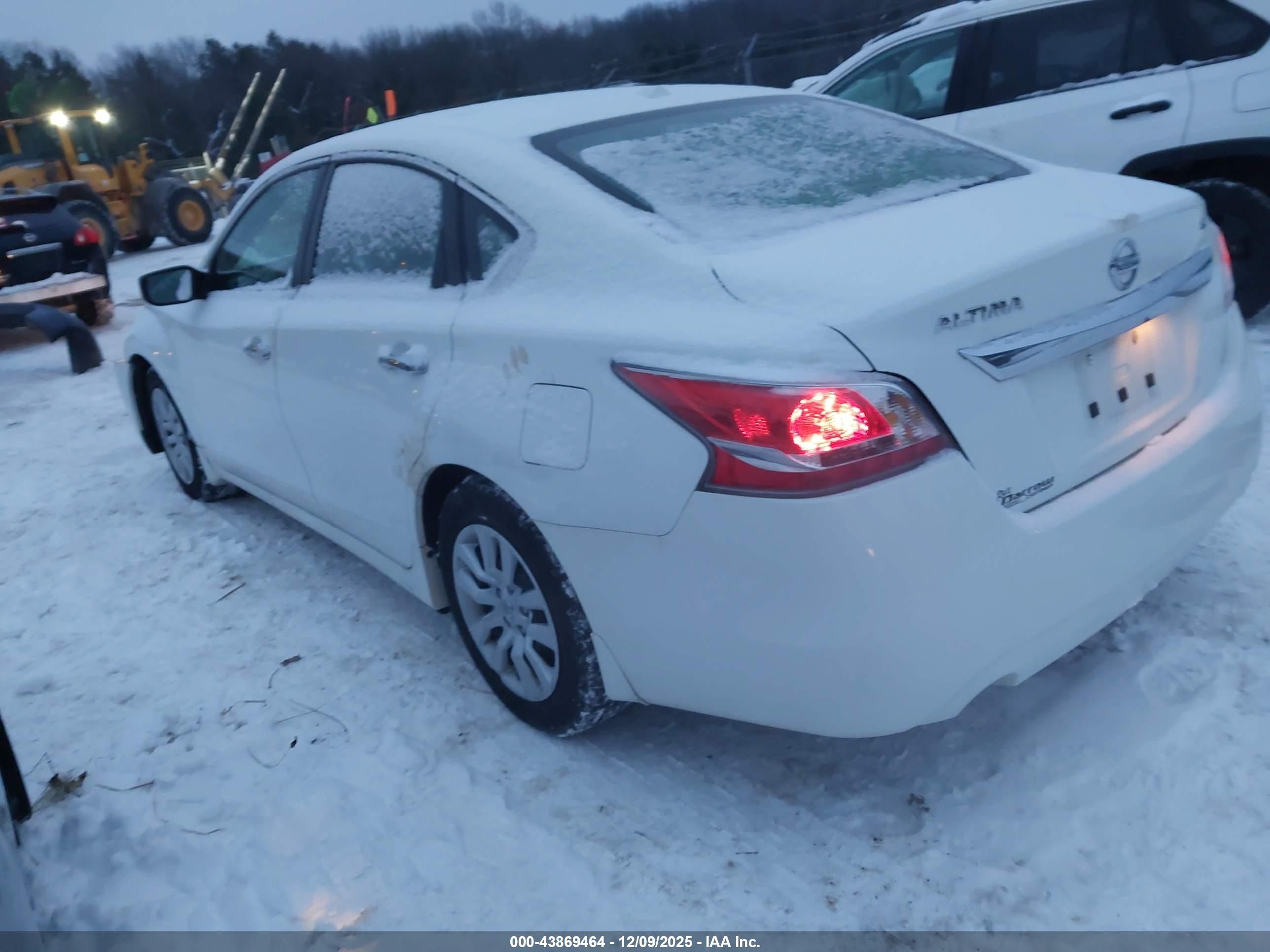 NISSAN ALTIMA image 3